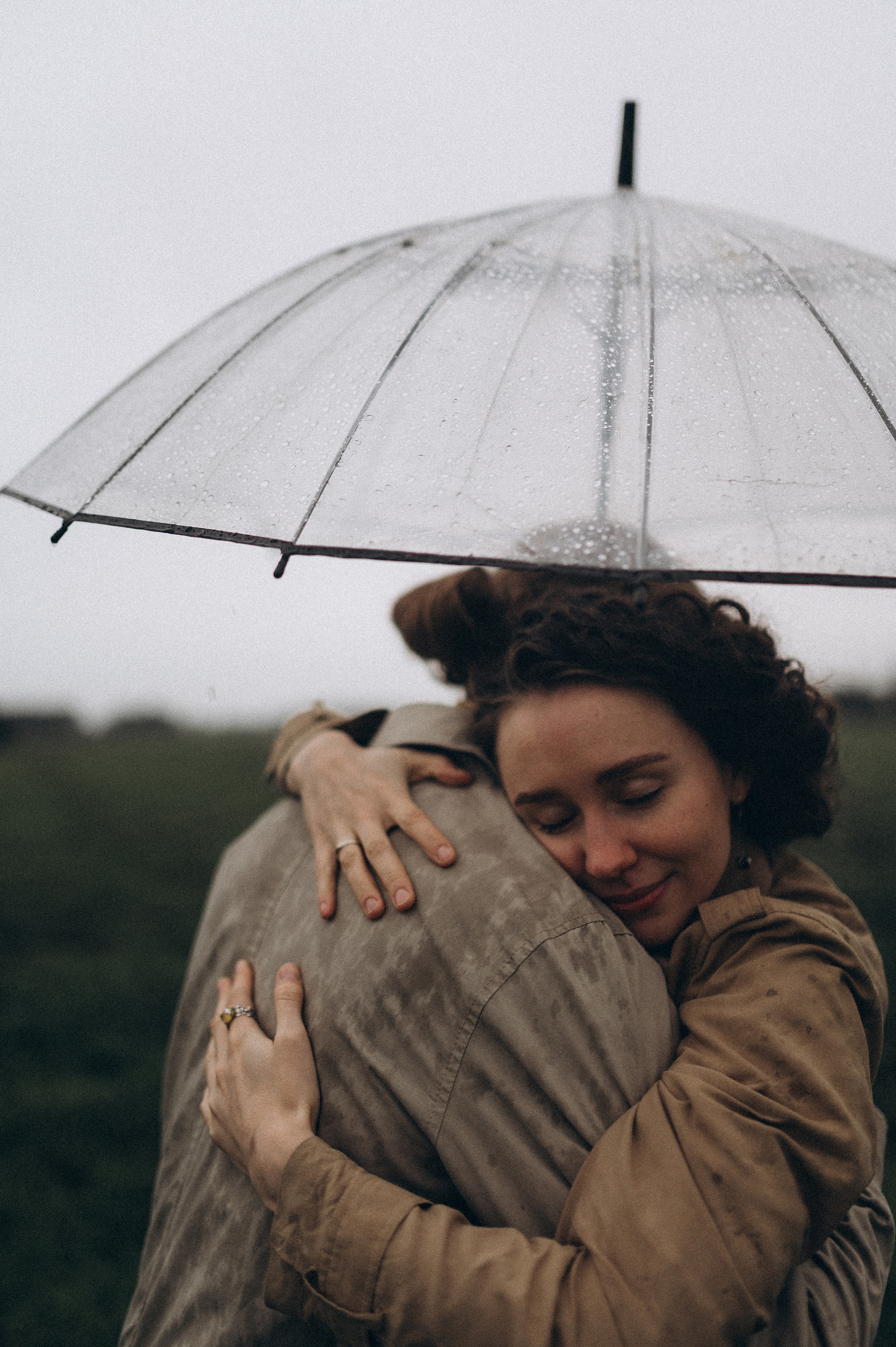 Алина и Саша, в ожидании, фотопрогулка под дождем. Фотограф ПИТЕР СПБ Надежда Баранова