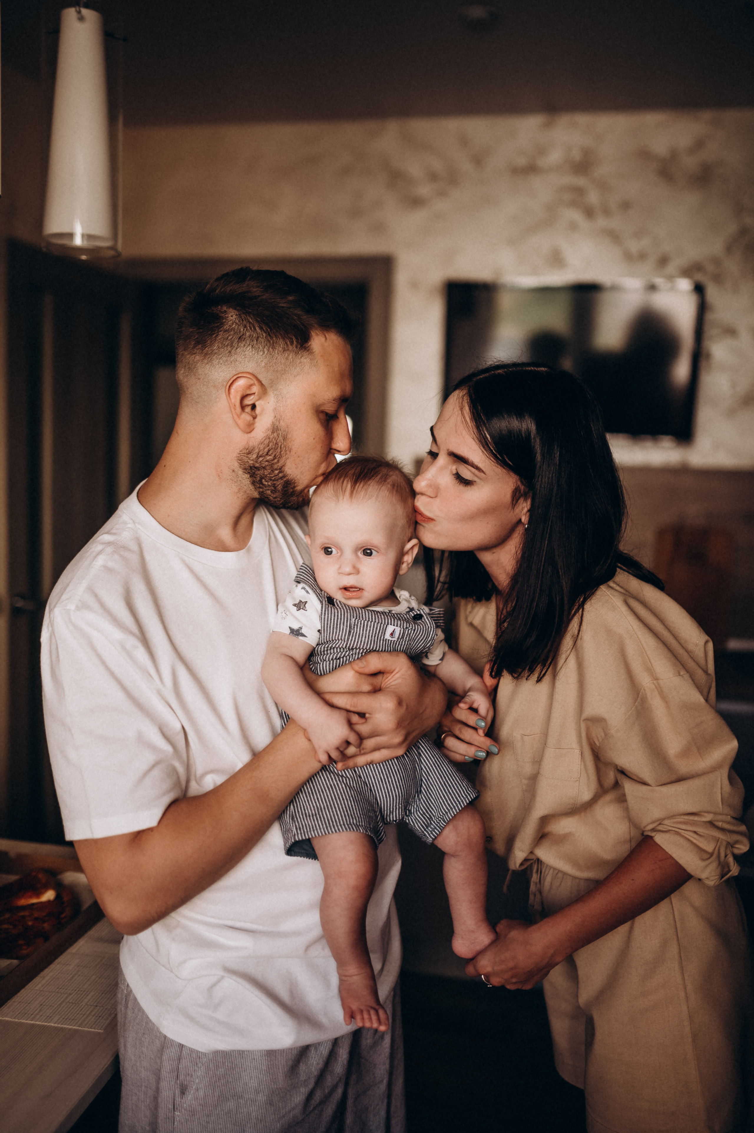 Катюша с семьей, домашняя фотосессия. Фотограф ПИТЕР СПБ Надежда Баранова