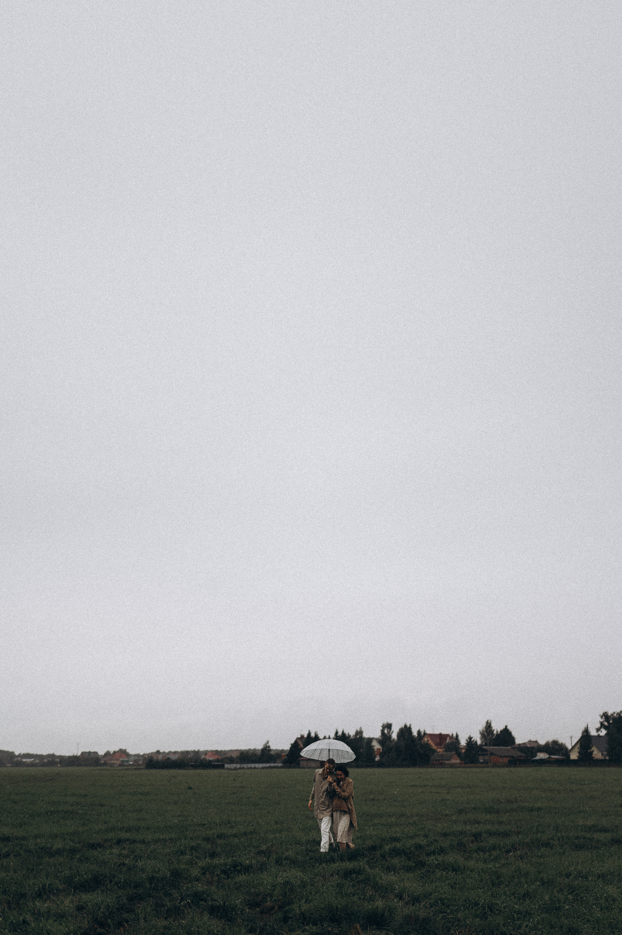 Алина и Саша, в ожидании, фотопрогулка под дождем. Фотограф ПИТЕР СПБ Надежда Баранова