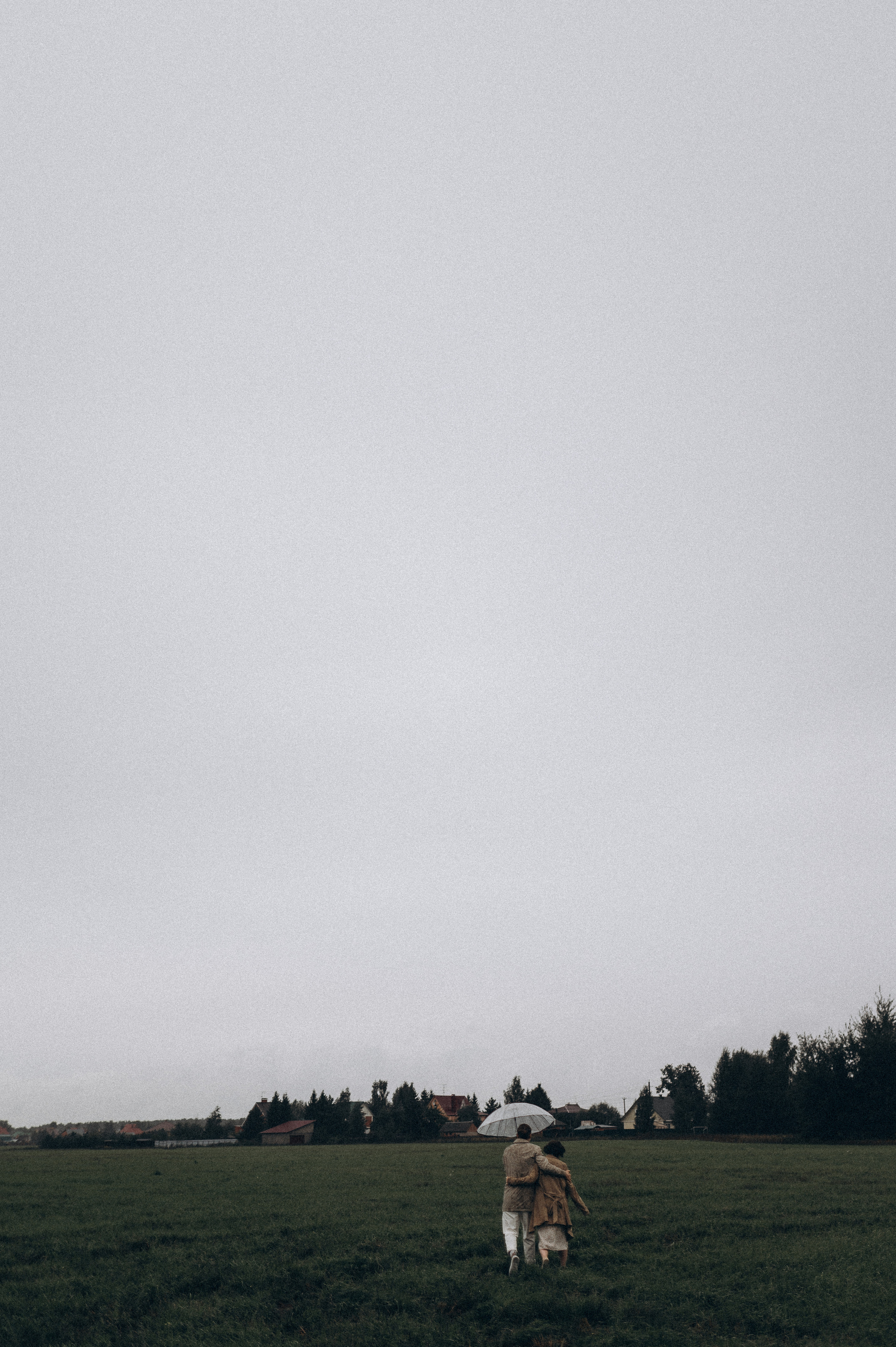 Алина и Саша, в ожидании, фотопрогулка под дождем. Фотограф ПИТЕР СПБ Надежда Баранова