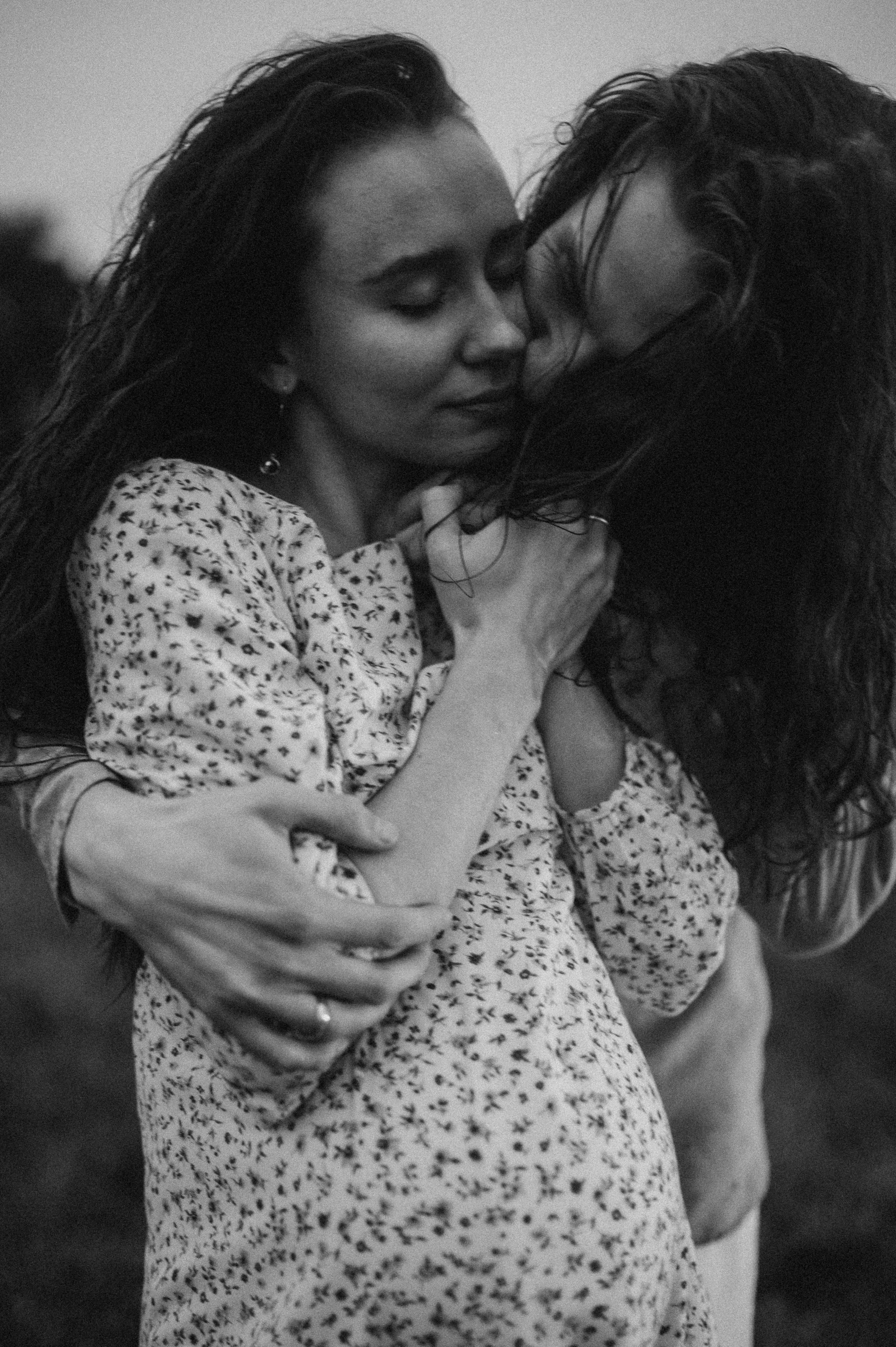 Алина и Саша, в ожидании, фотопрогулка под дождем. Фотограф ПИТЕР СПБ Надежда Баранова