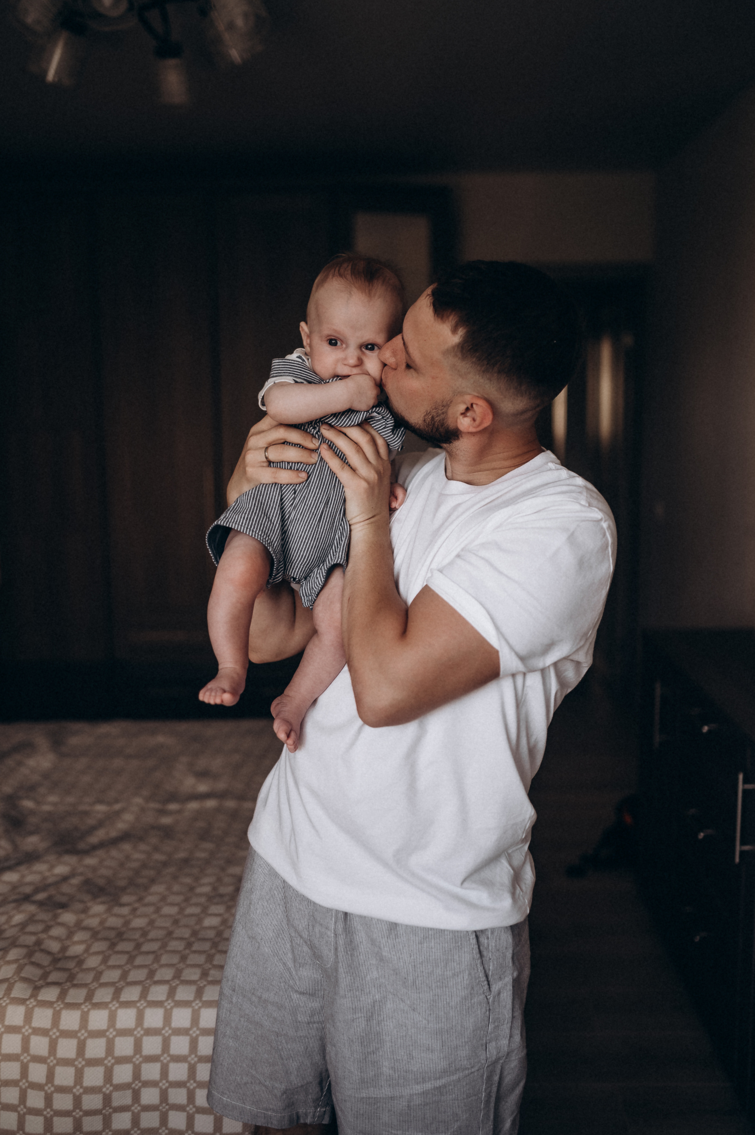 Катюша с семьей, домашняя фотосессия. Фотограф ПИТЕР СПБ Надежда Баранова