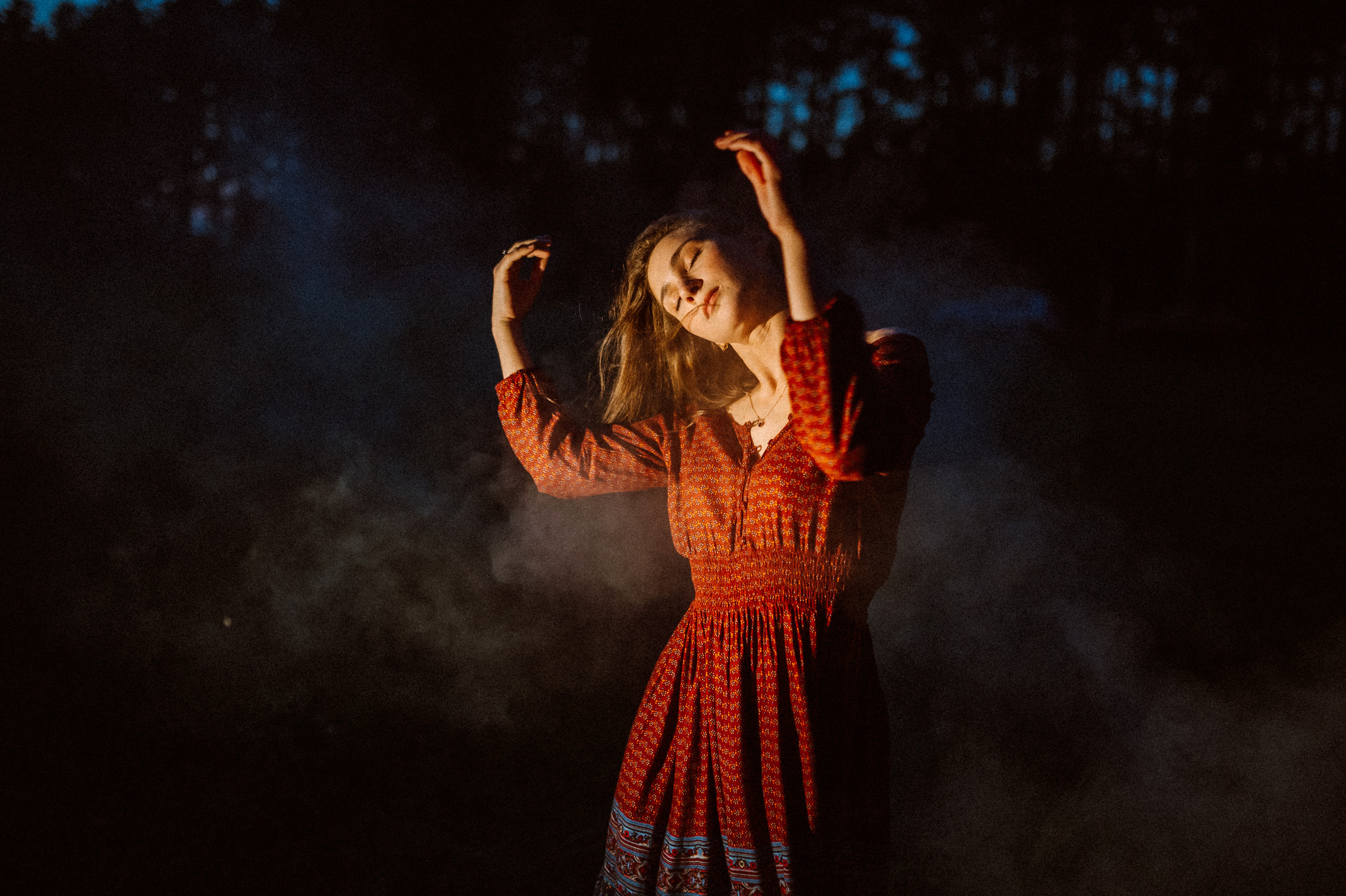 Фотосессия с огнем, Лина. Фотограф ПИТЕР СПБ Надежда Баранова