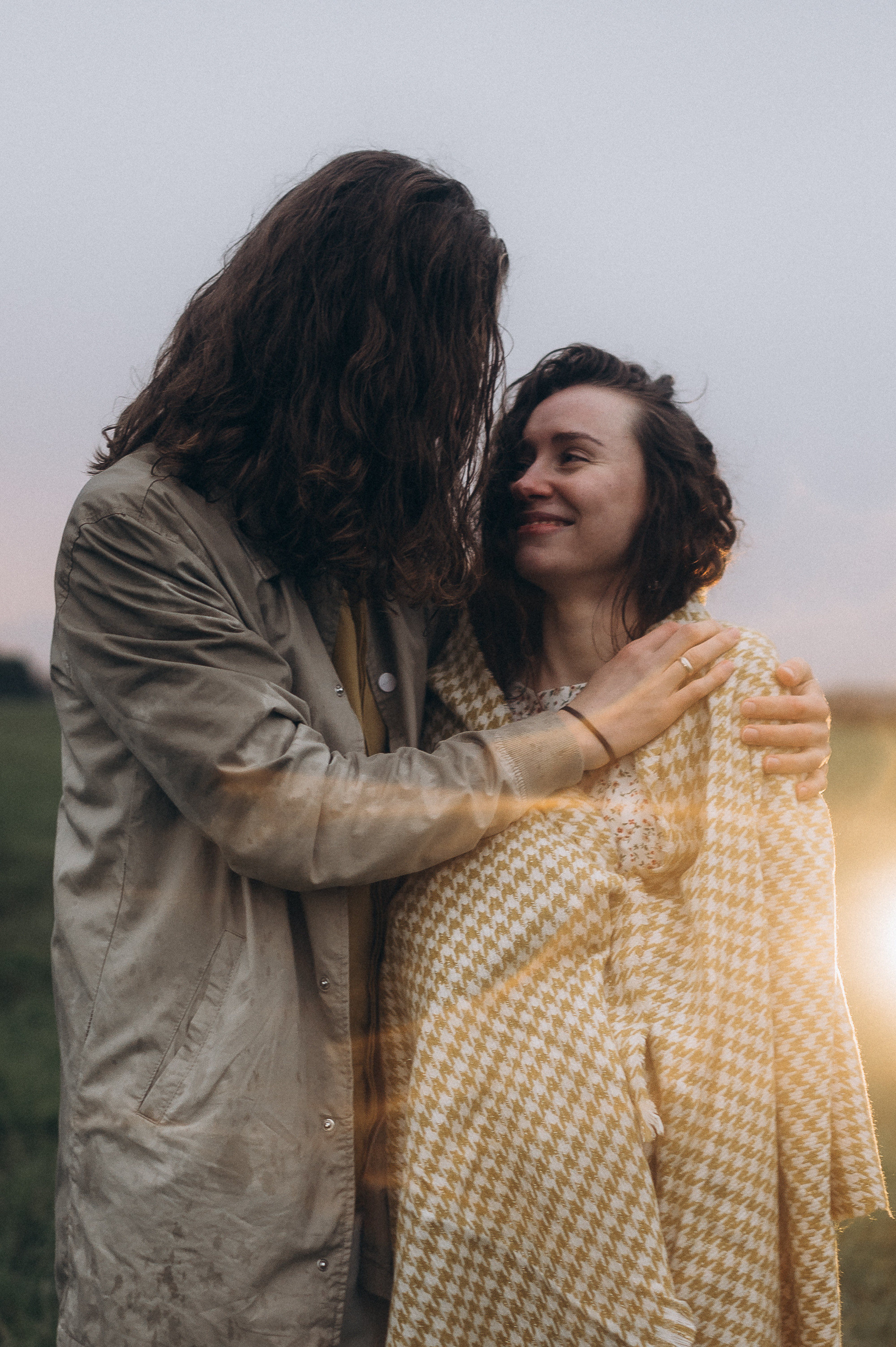 Алина и Саша, в ожидании, фотопрогулка под дождем. Фотограф ПИТЕР СПБ Надежда Баранова