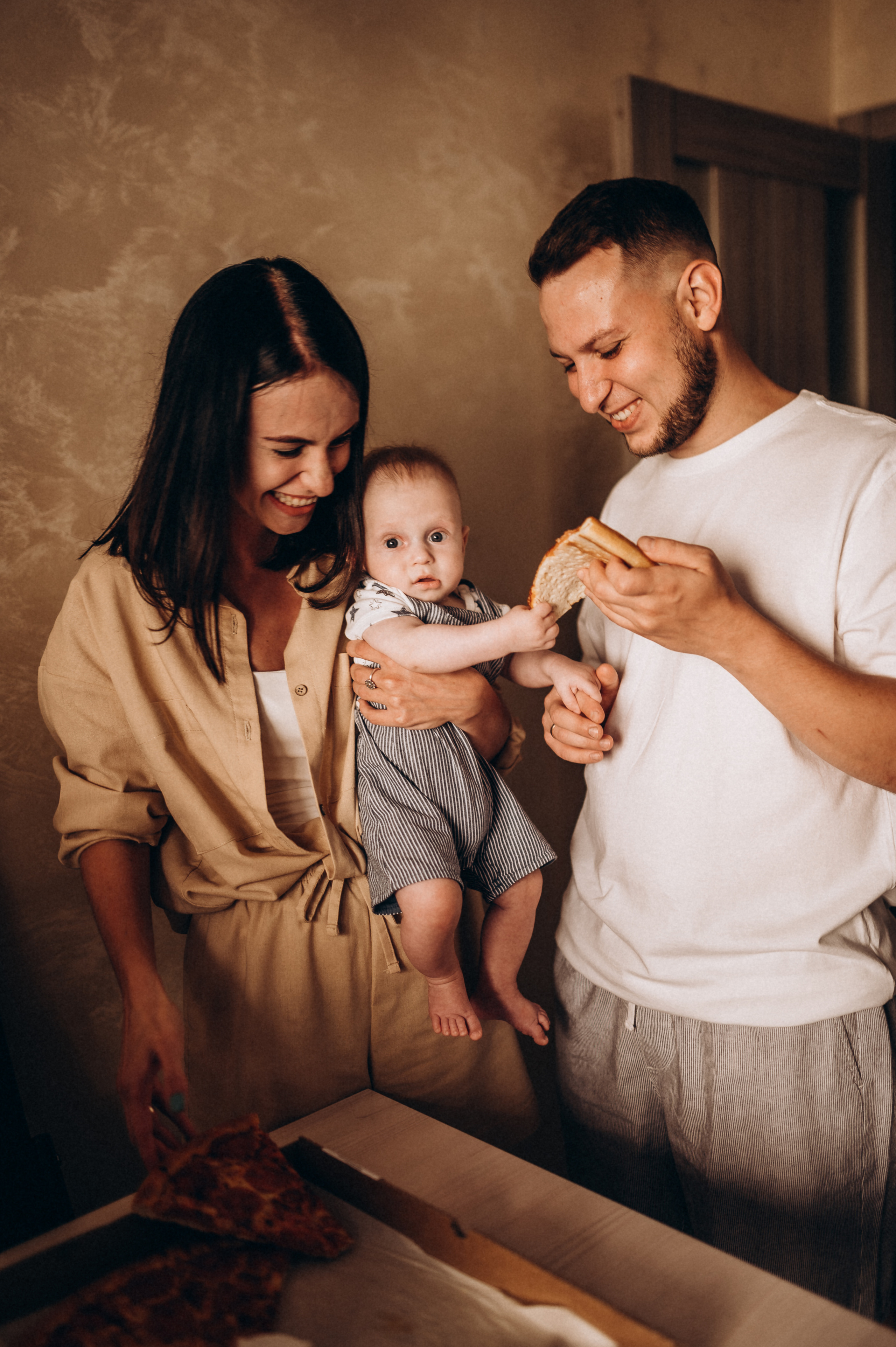 Катюша с семьей, домашняя фотосессия. Фотограф ПИТЕР СПБ Надежда Баранова