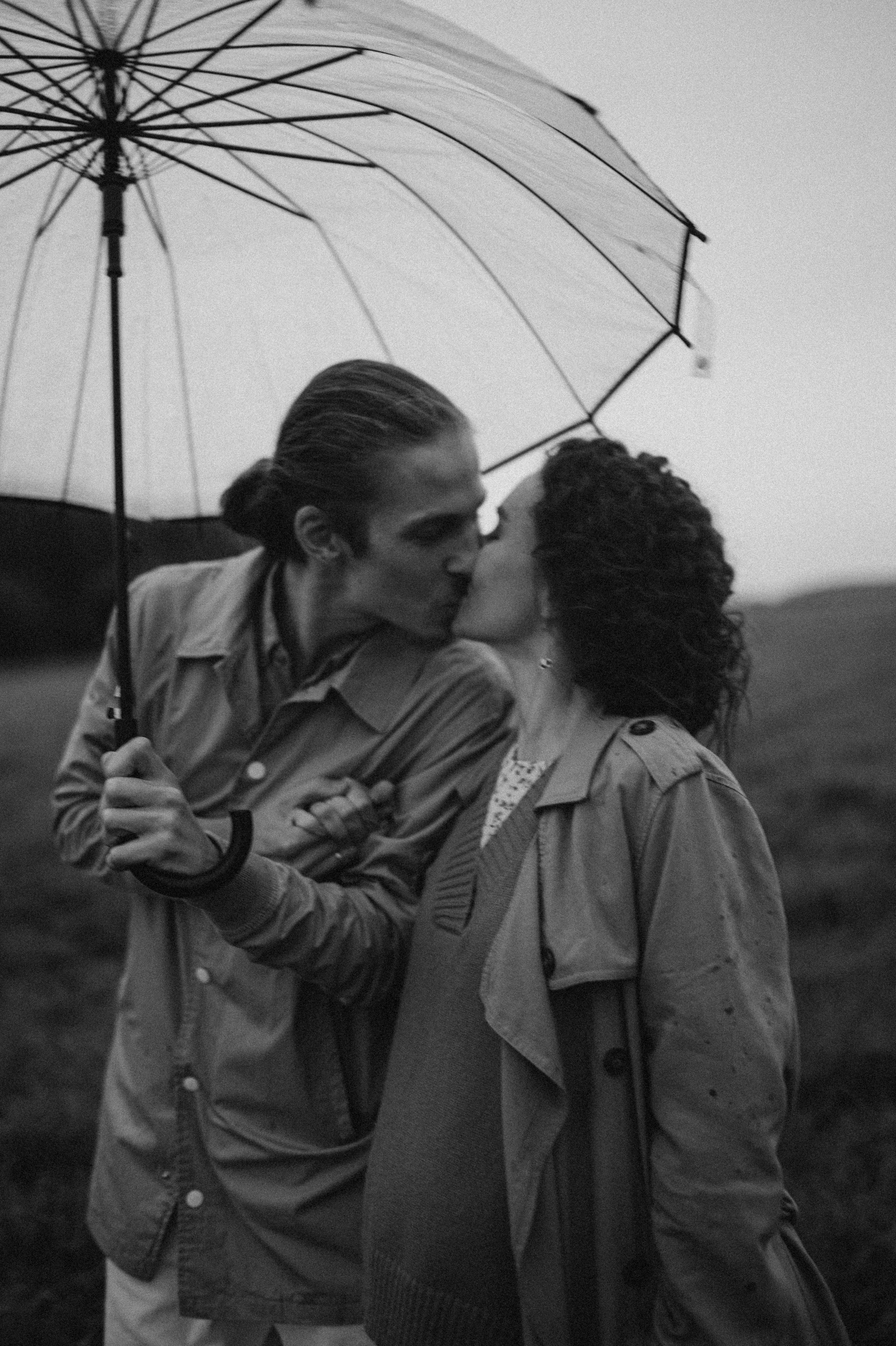 Алина и Саша, в ожидании, фотопрогулка под дождем. Фотограф ПИТЕР СПБ Надежда Баранова