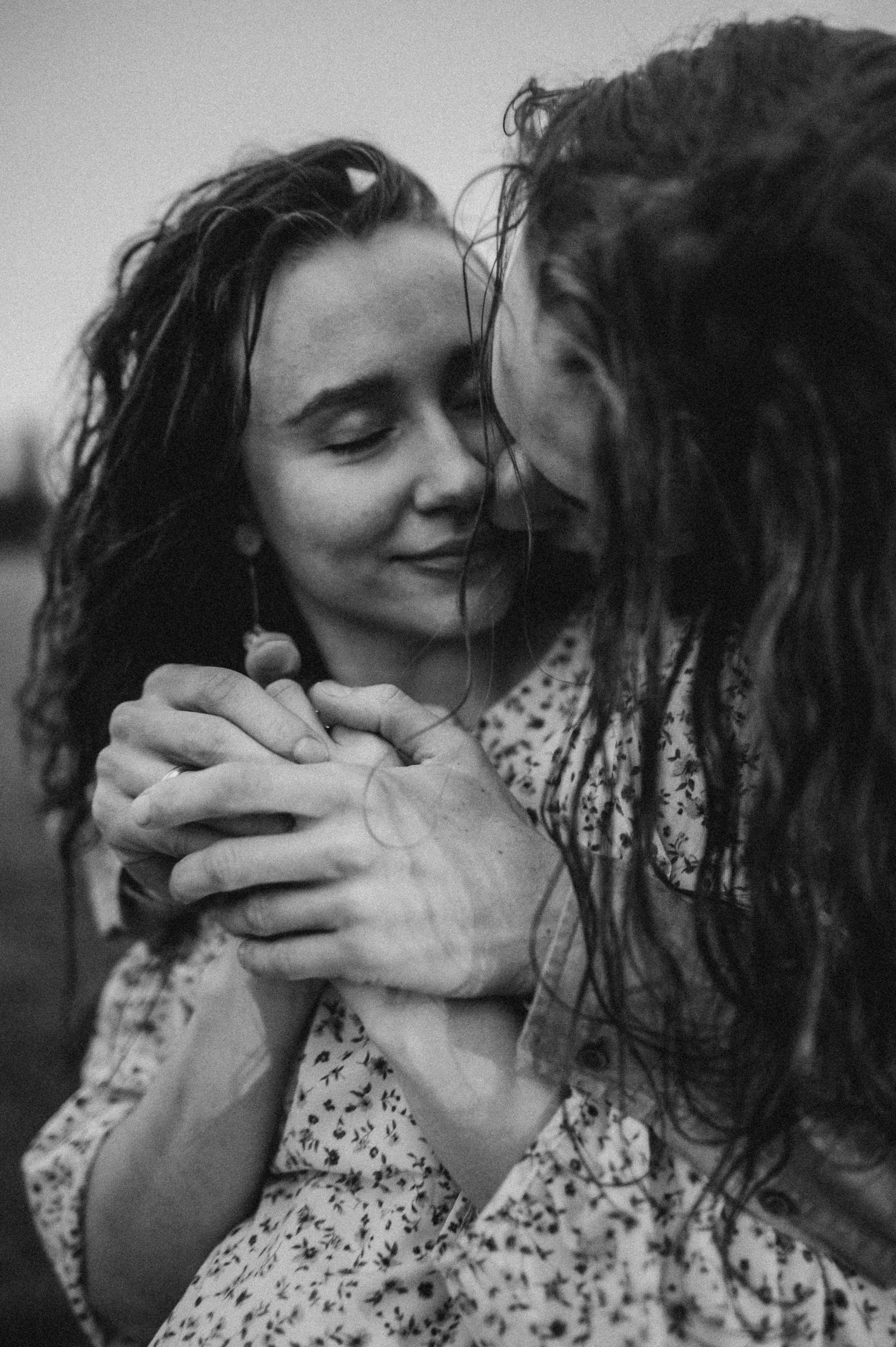 Алина и Саша, в ожидании, фотопрогулка под дождем. Фотограф ПИТЕР СПБ Надежда Баранова