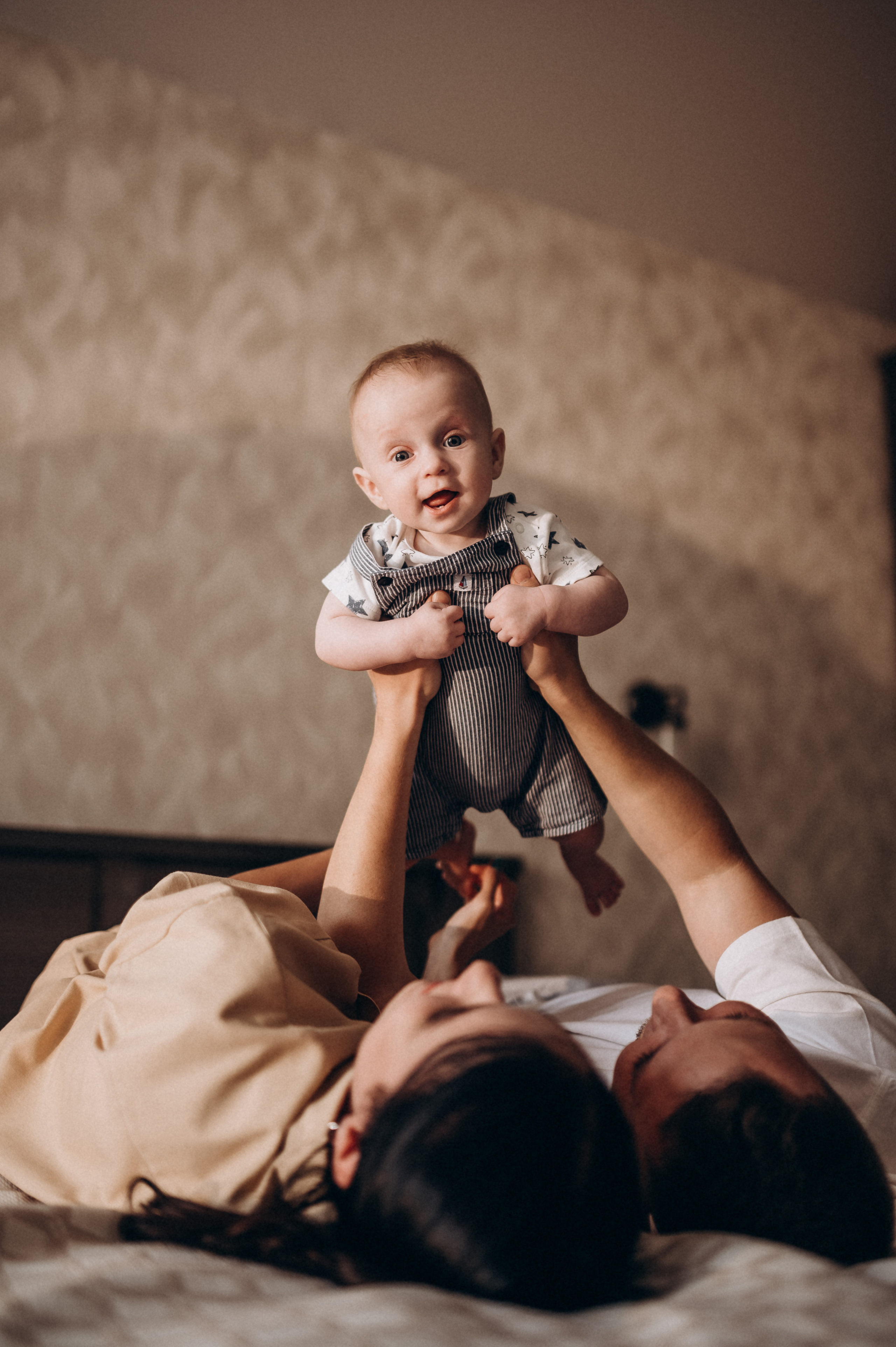 Катюша с семьей, домашняя фотосессия. Фотограф ПИТЕР СПБ Надежда Баранова