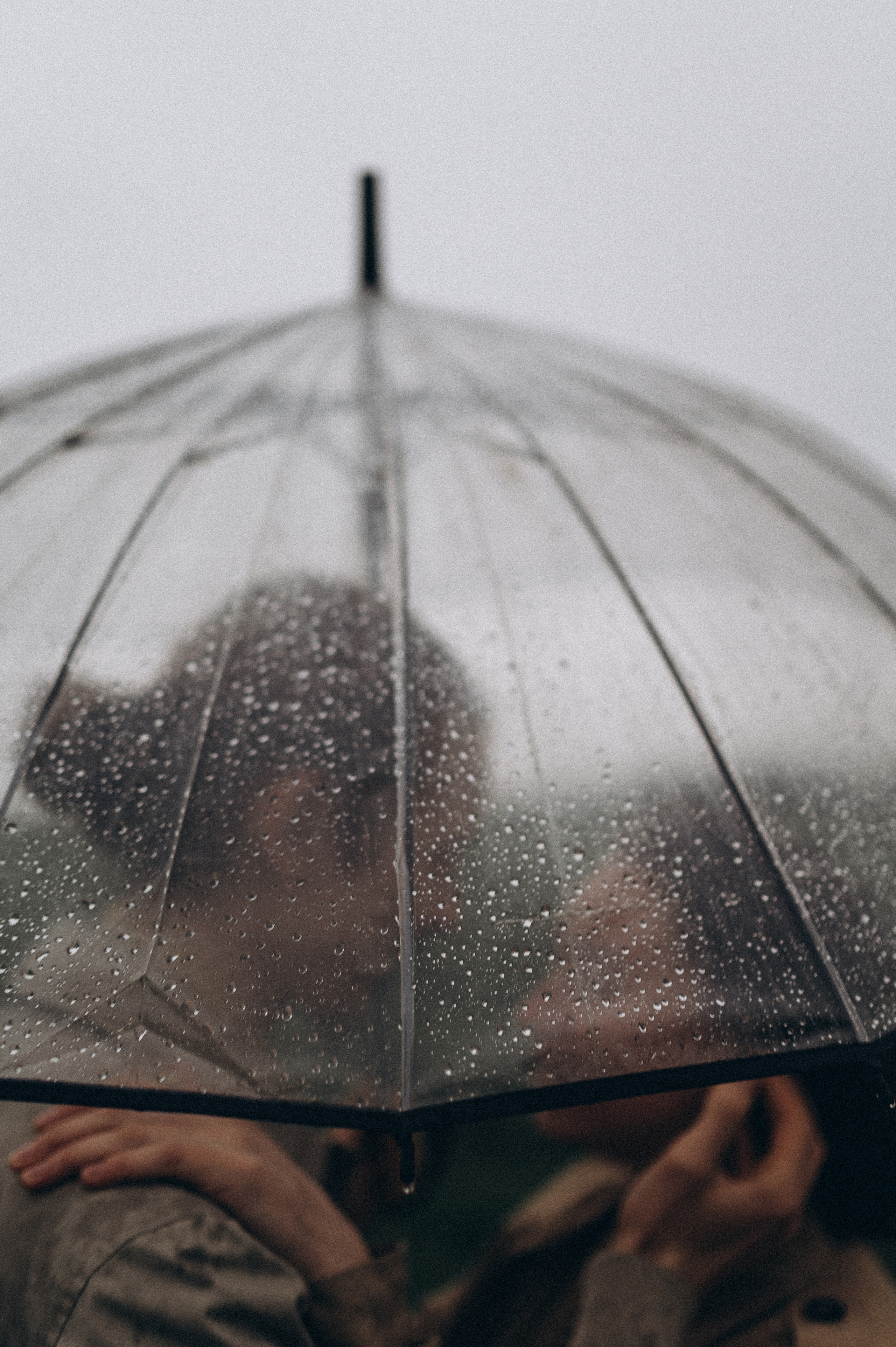 Алина и Саша, в ожидании, фотопрогулка под дождем. Фотограф ПИТЕР СПБ Надежда Баранова