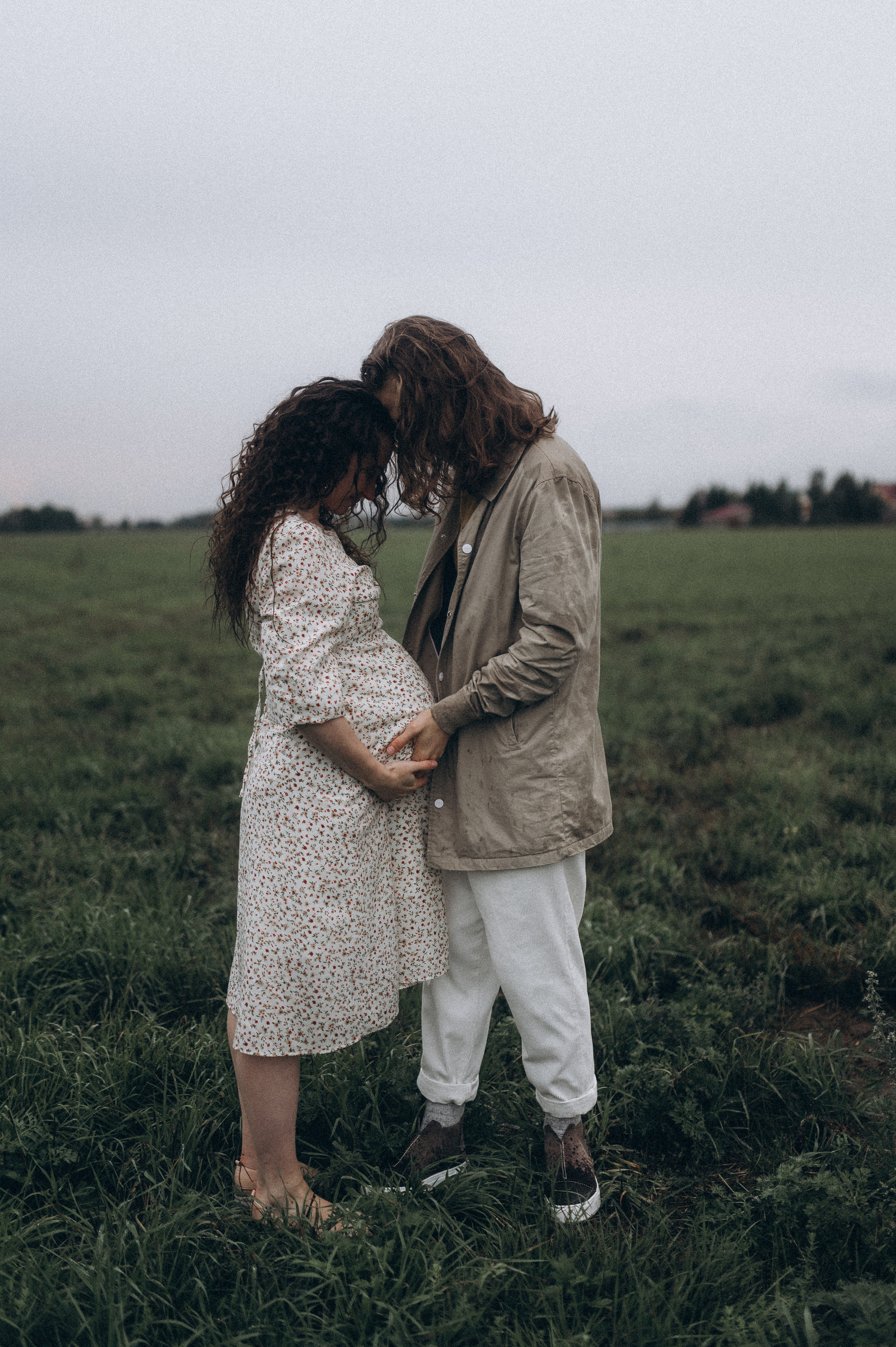 Алина и Саша, в ожидании, фотопрогулка под дождем. Фотограф ПИТЕР СПБ Надежда Баранова