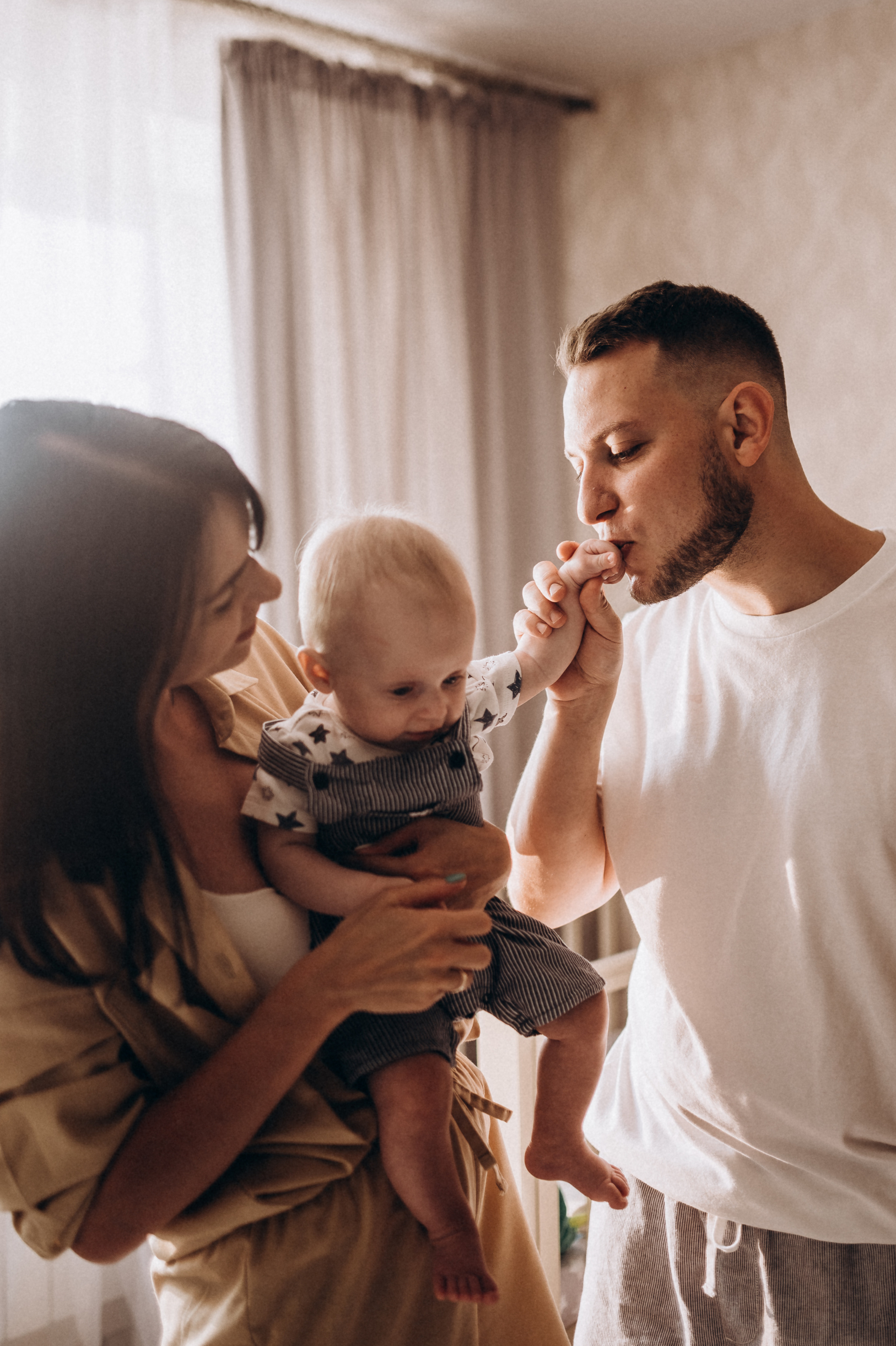 Катюша с семьей, домашняя фотосессия. Фотограф ПИТЕР СПБ Надежда Баранова