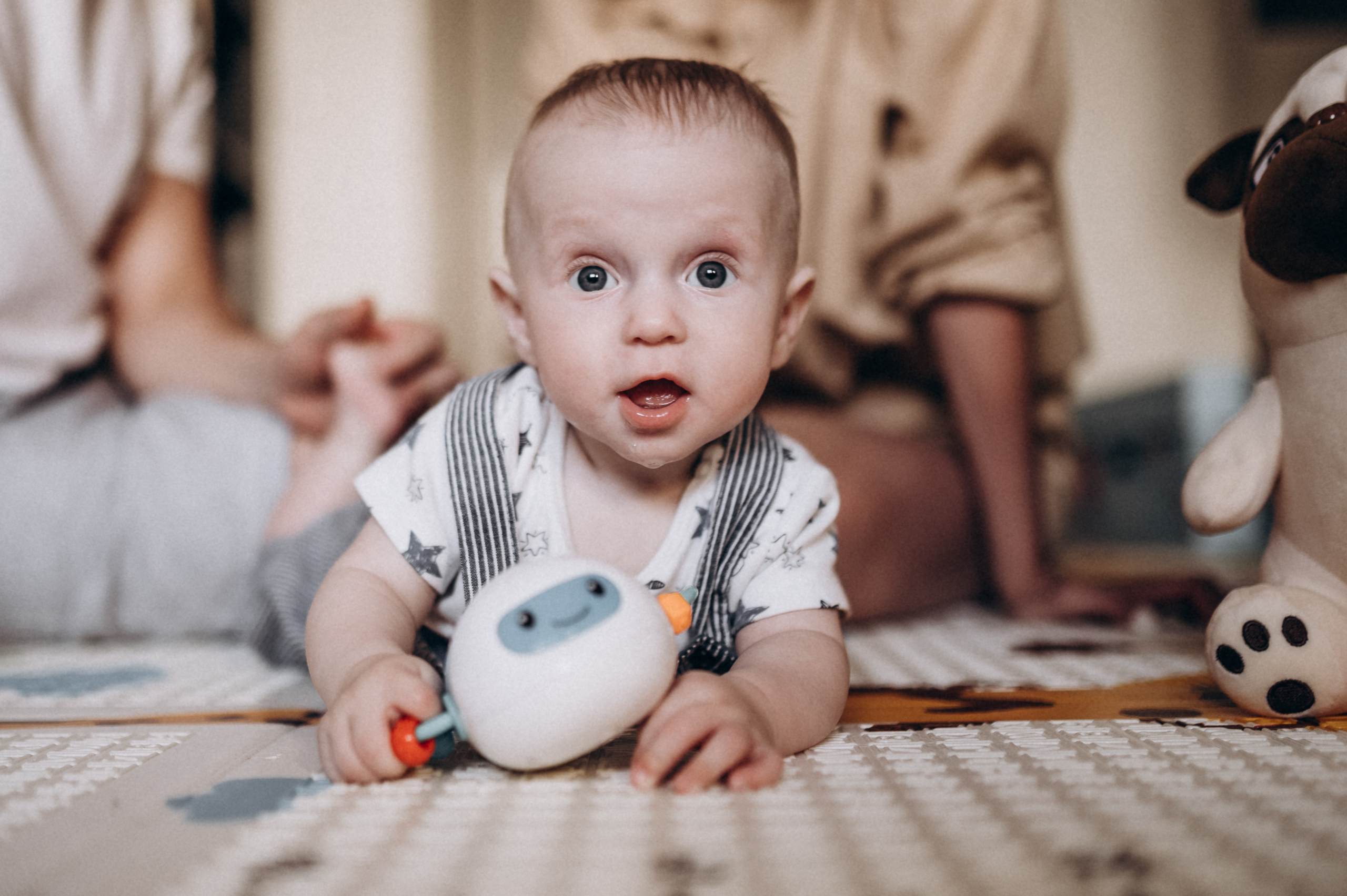 Катюша с семьей, домашняя фотосессия. Фотограф ПИТЕР СПБ Надежда Баранова