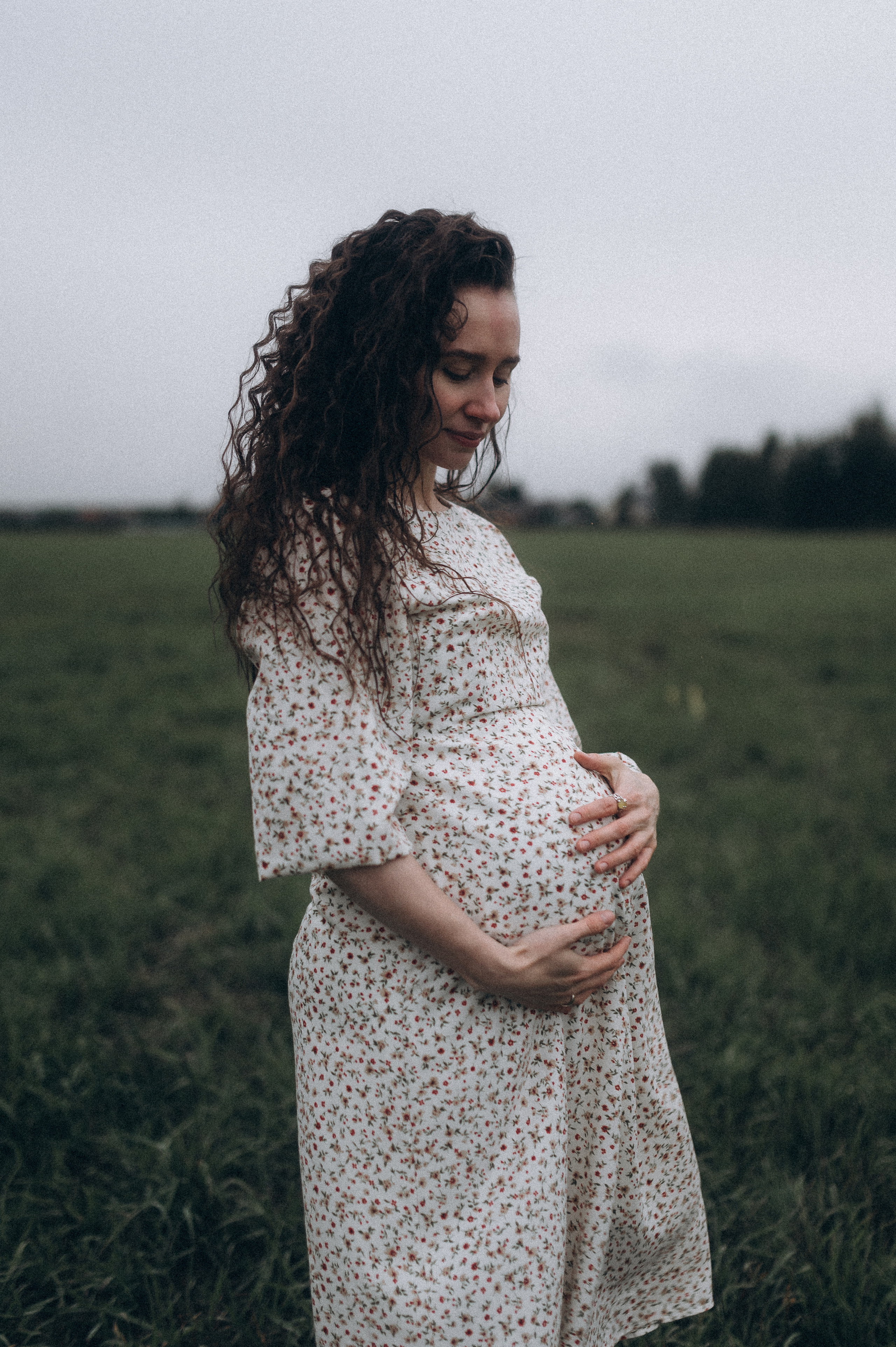 Алина и Саша, в ожидании, фотопрогулка под дождем. Фотограф ПИТЕР СПБ Надежда Баранова