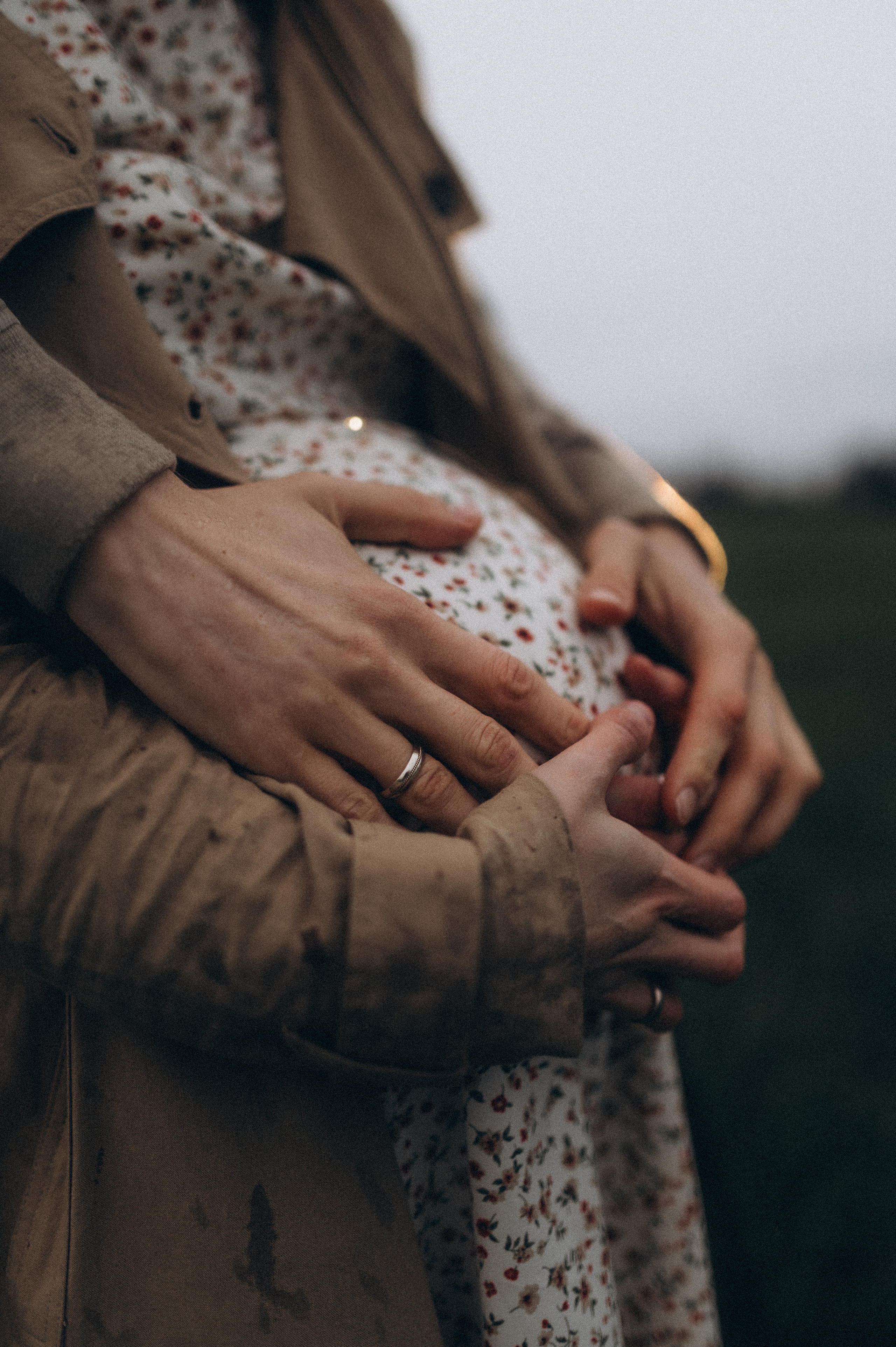 Алина и Саша, в ожидании, фотопрогулка под дождем. Фотограф ПИТЕР СПБ Надежда Баранова