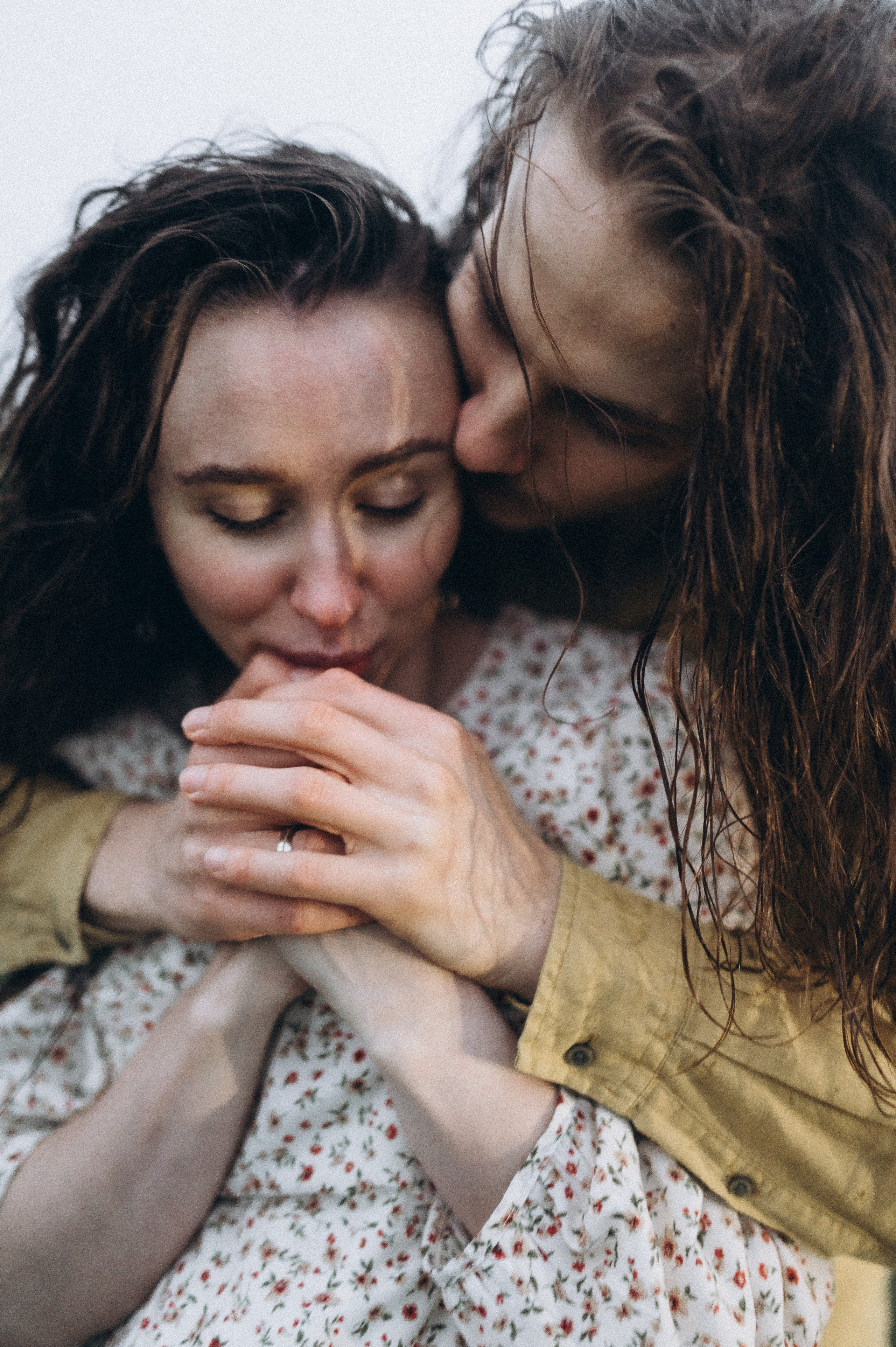 Алина и Саша, в ожидании, фотопрогулка под дождем. Фотограф ПИТЕР СПБ Надежда Баранова