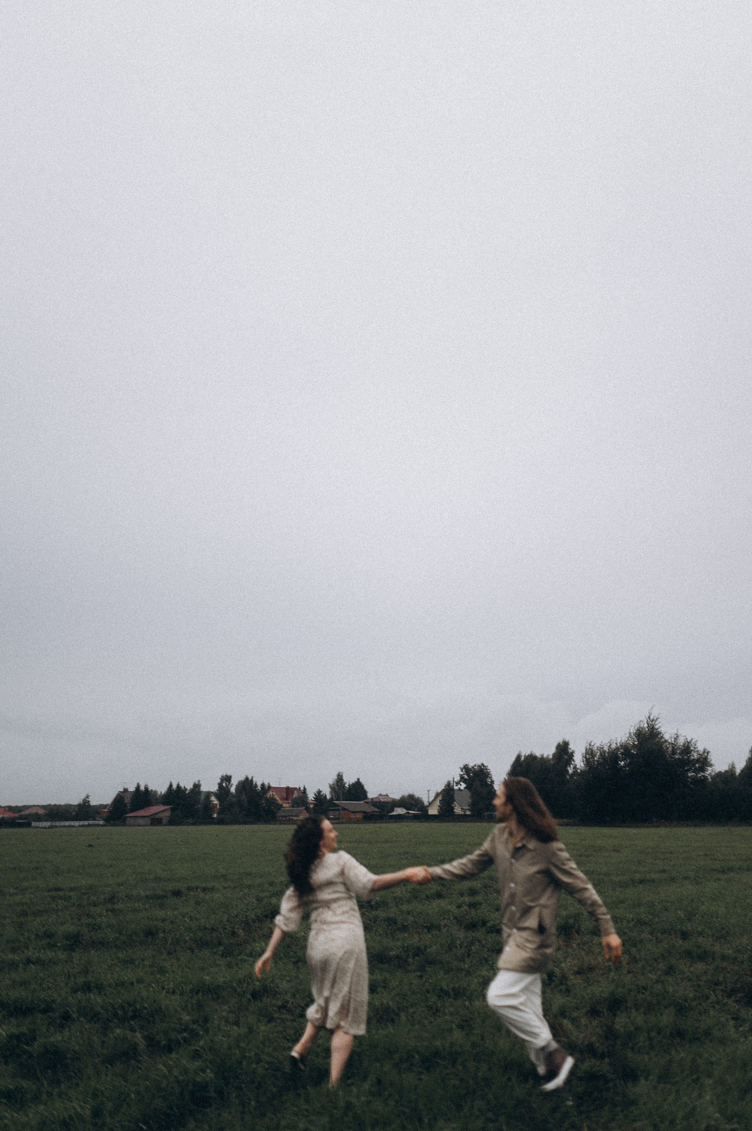 Алина и Саша, в ожидании, фотопрогулка под дождем. Фотограф ПИТЕР СПБ Надежда Баранова