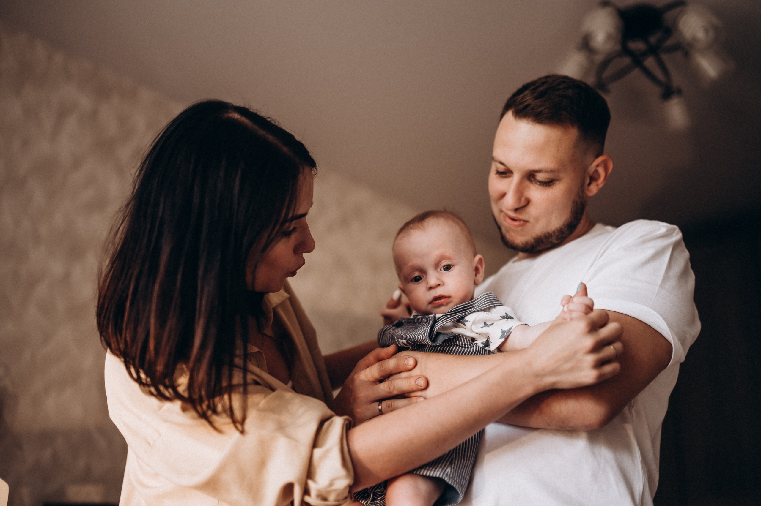 Катюша с семьей, домашняя фотосессия. Фотограф ПИТЕР СПБ Надежда Баранова