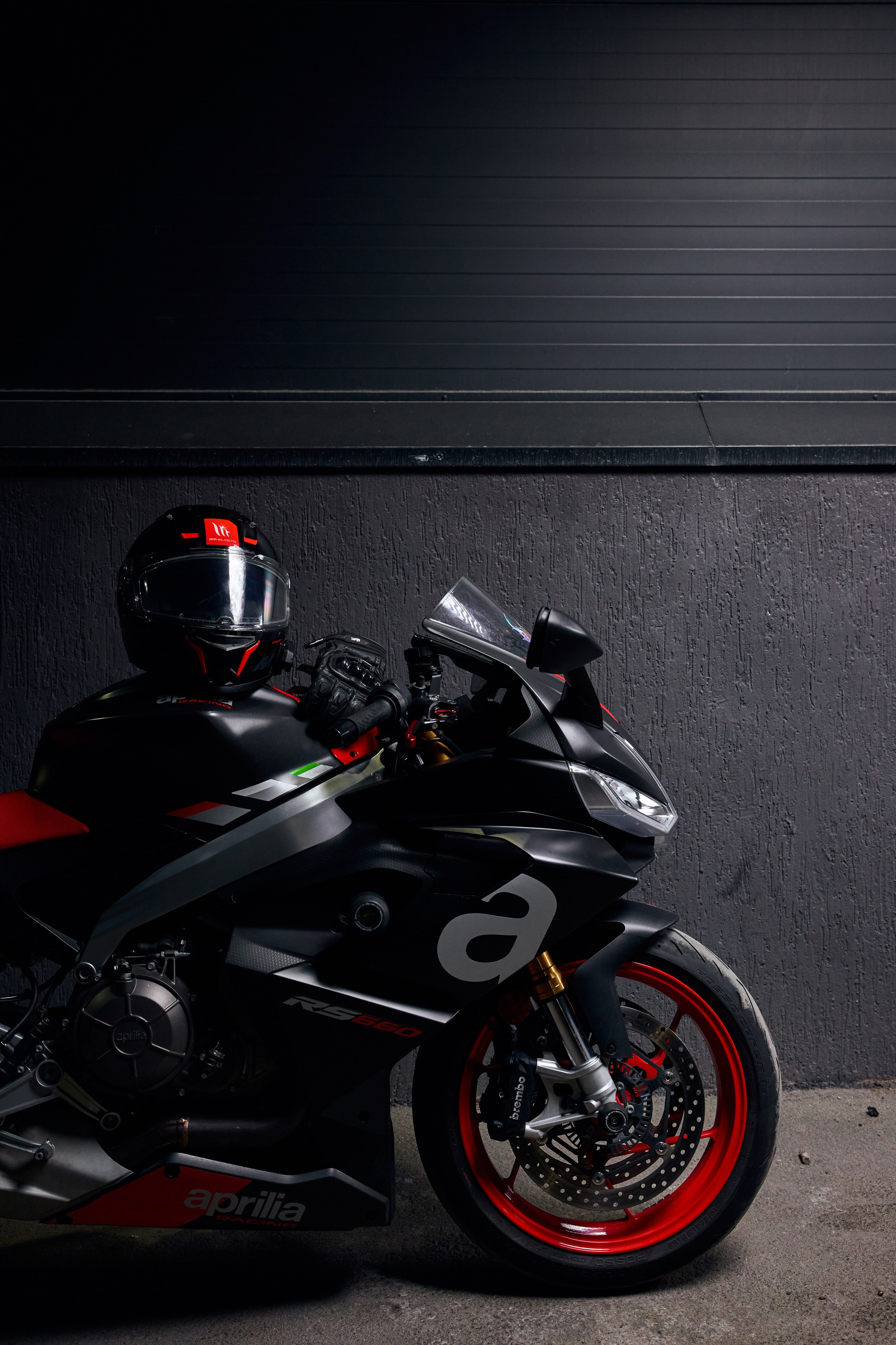 Алиса, Никита и Aprilia. Фотограф и видеограф в Екатеринбурге, Москве и Санкт-Петербурге, Калининграде