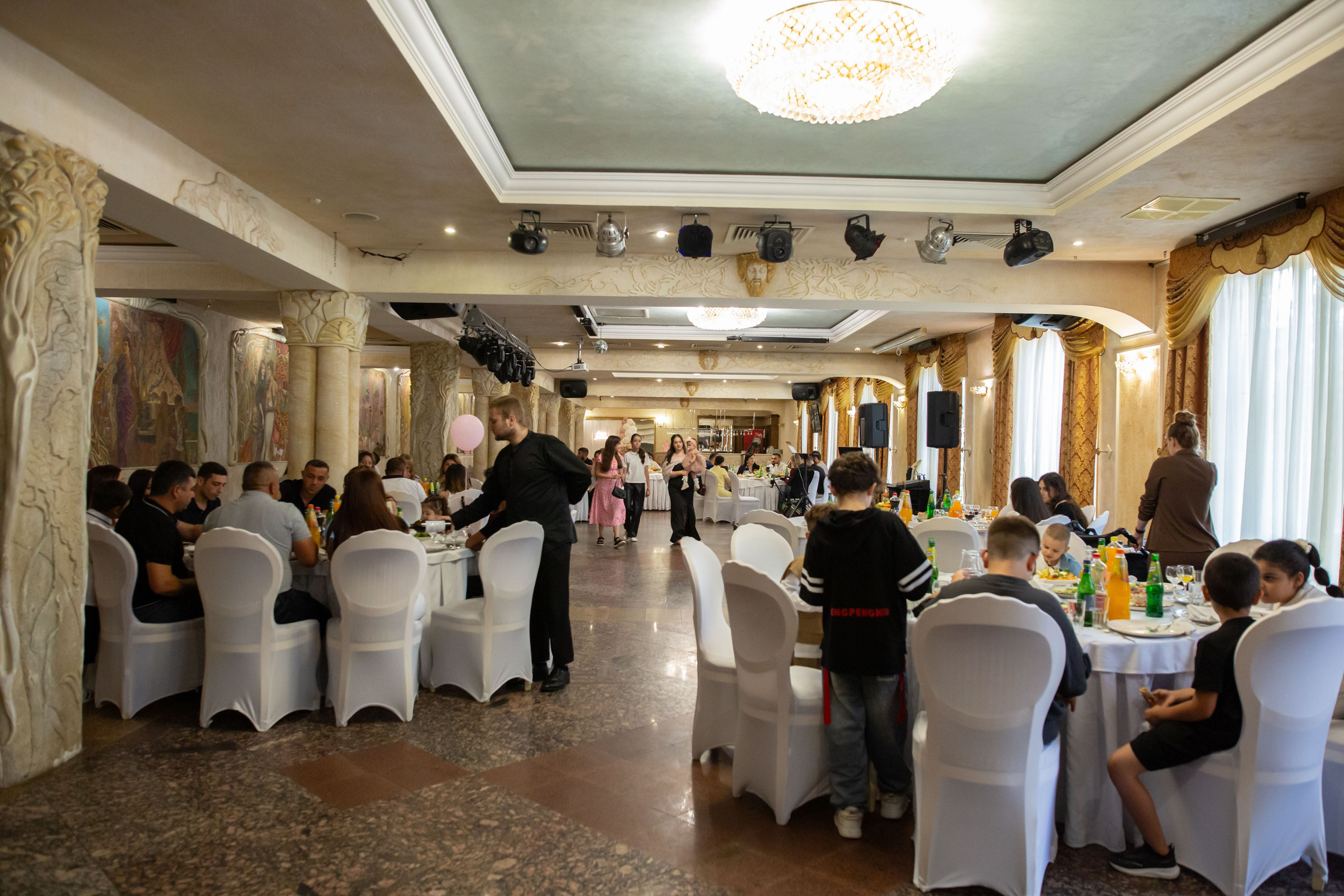 Банкет. Бережки-Холл. Семейный и детский фотограф Анна Петракова