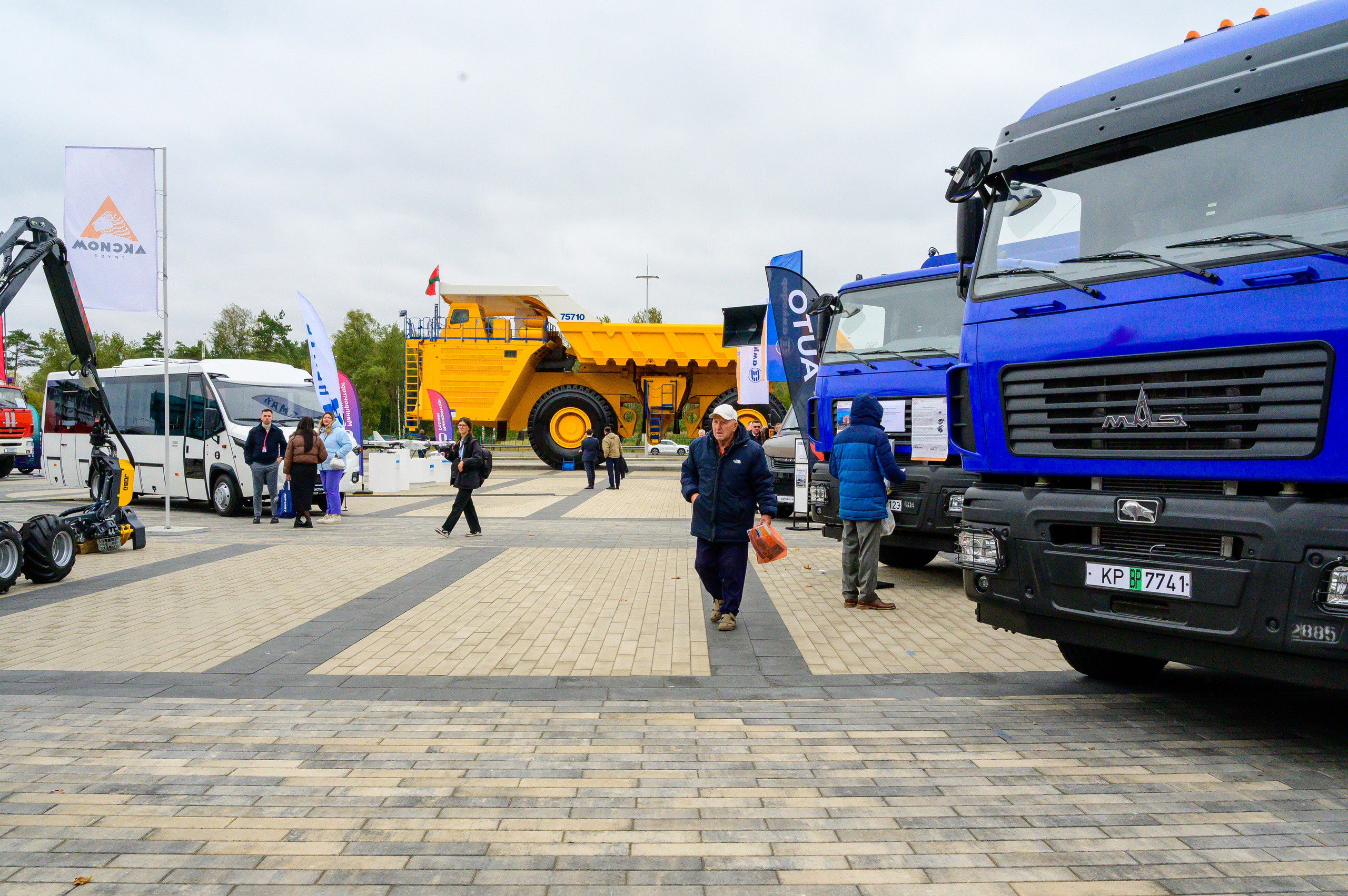 BigindustrialweekBelarus. Фотоуслуги, услуги фотографа, фотографирование важных событий