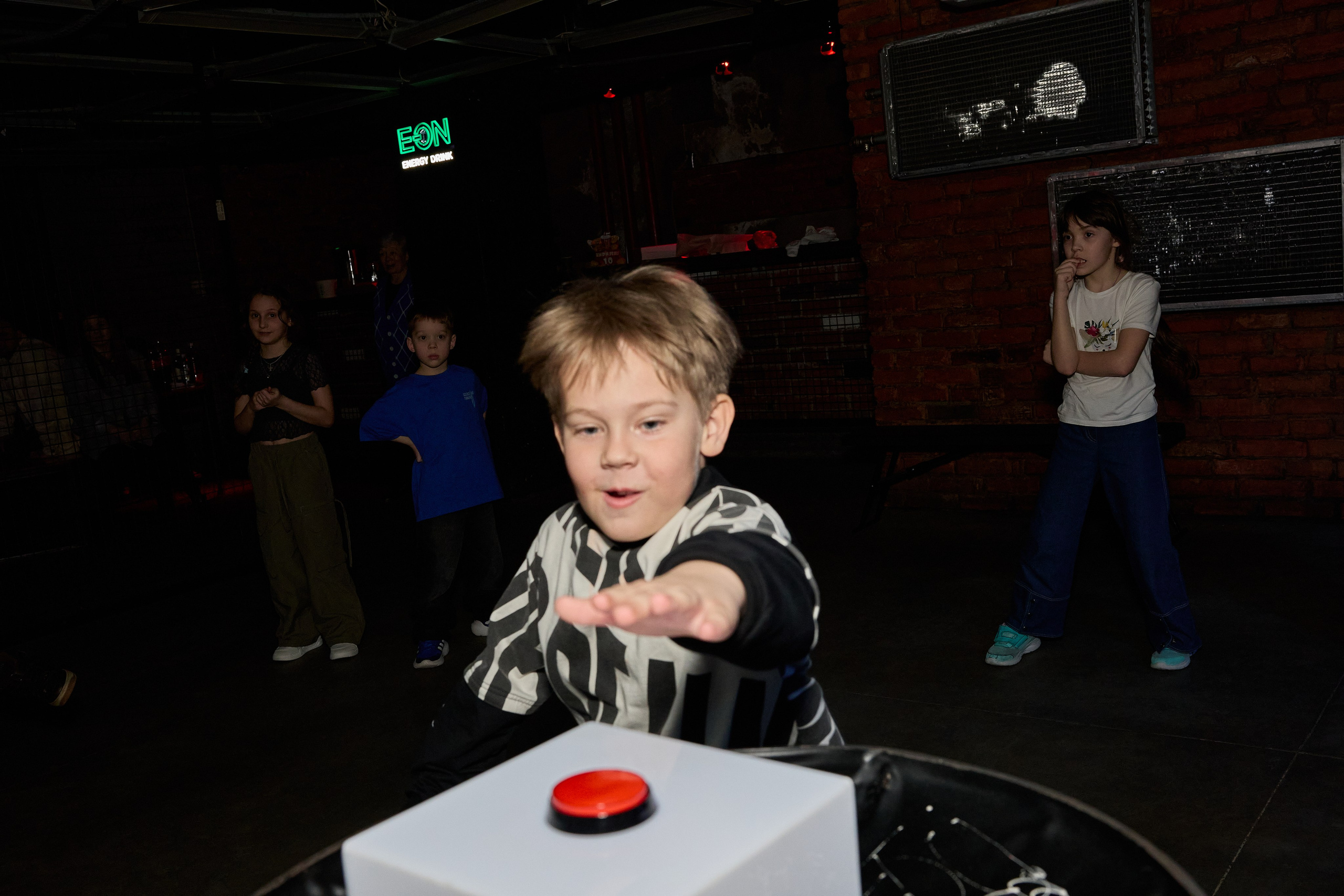 Фотосъёмка квестов и квест-шоу. Предметный и репортажный фотограф Алексей Кротов
