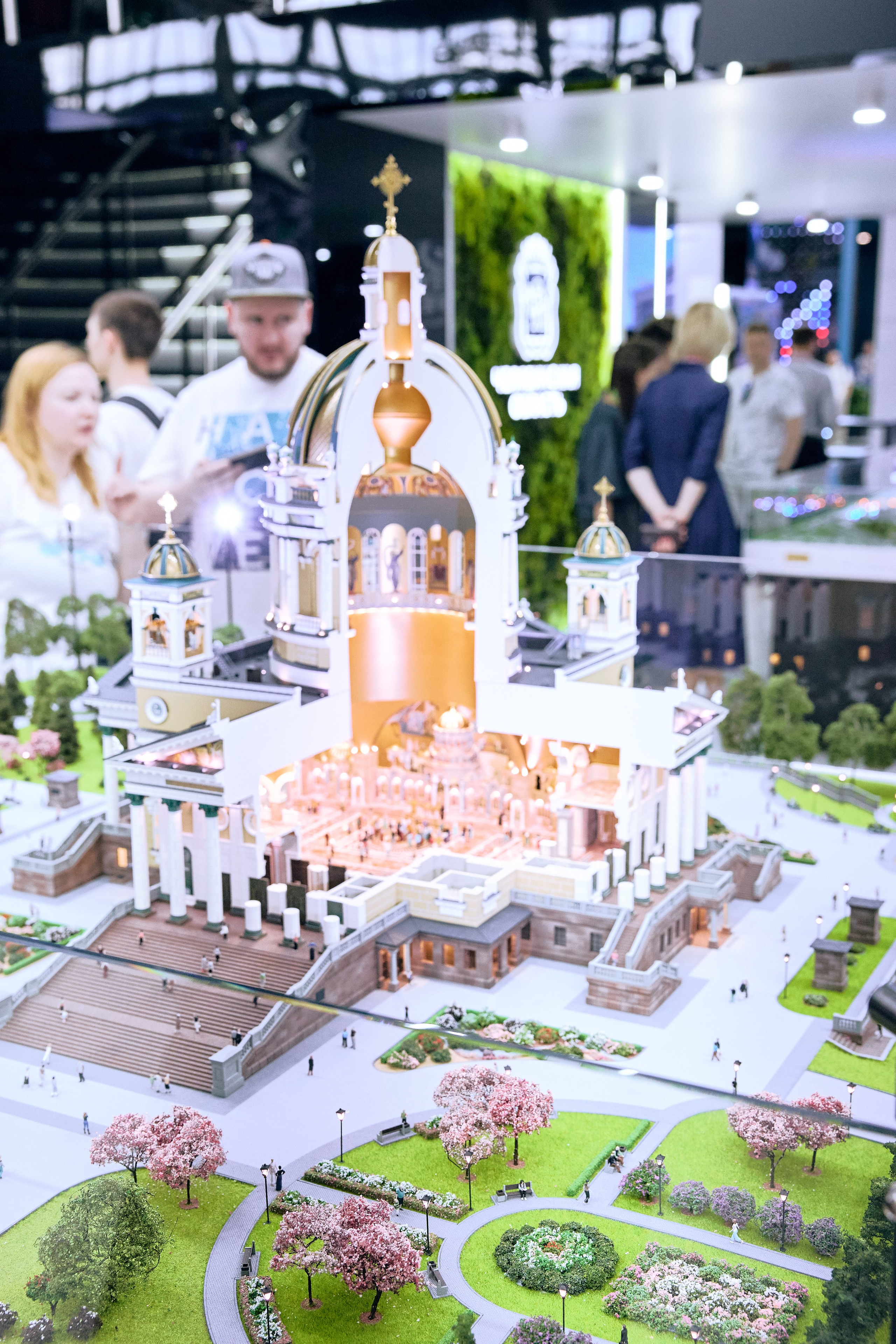 Иннопром-2025. Предметный и репортажный фотограф Алексей Кротов