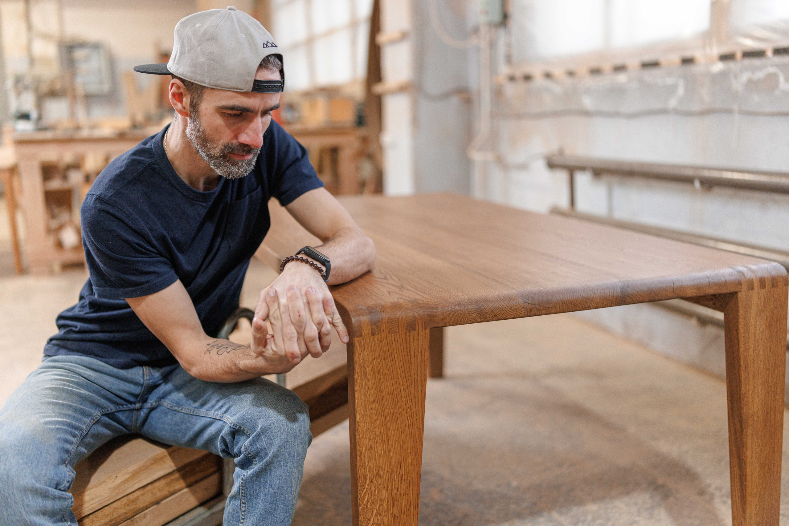 Артур и его стулья. Фотограф Балаев Михаил