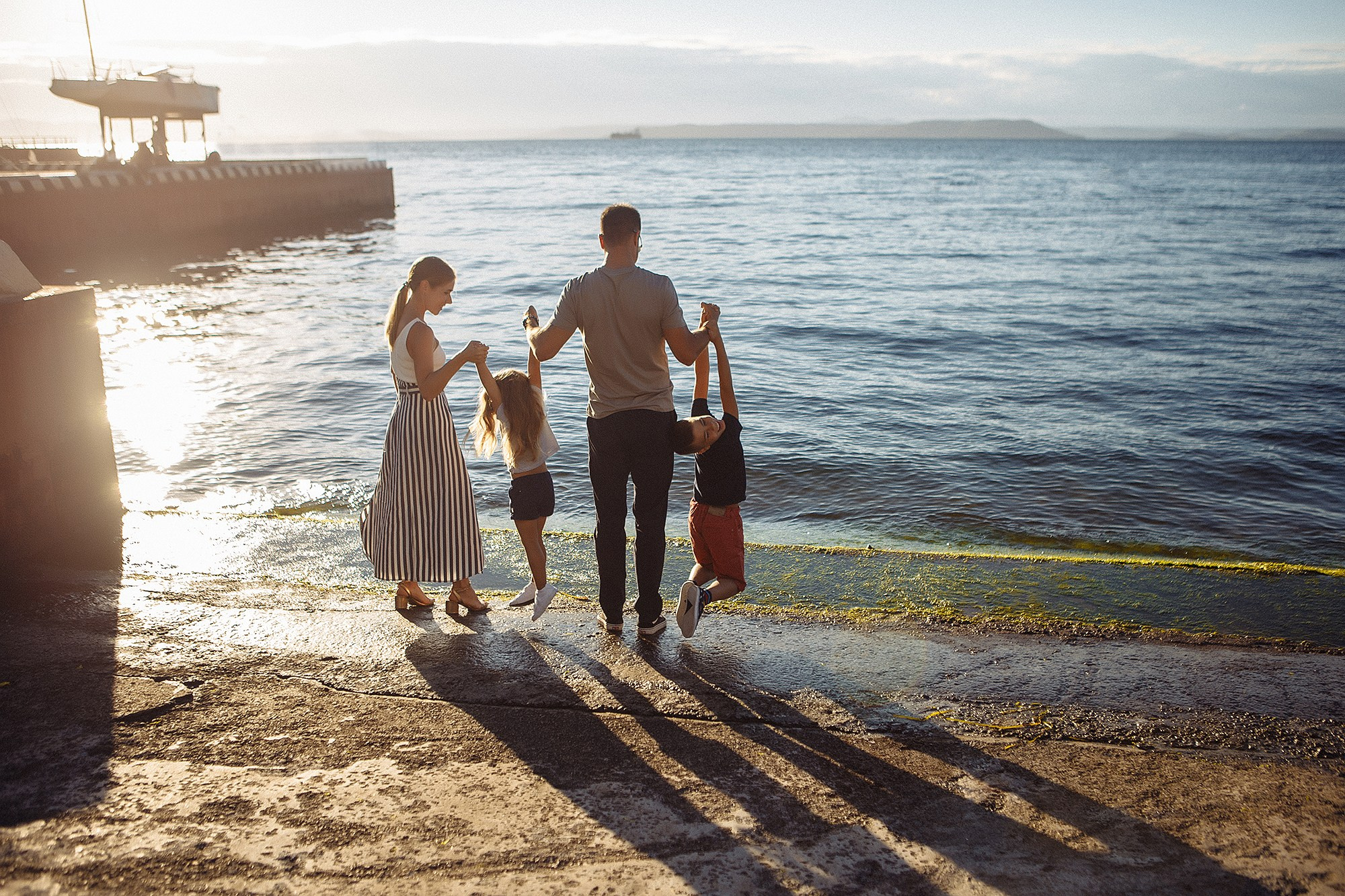 Прогулка по городу. Свадебный фотограф Владивосток Алина Гевондова