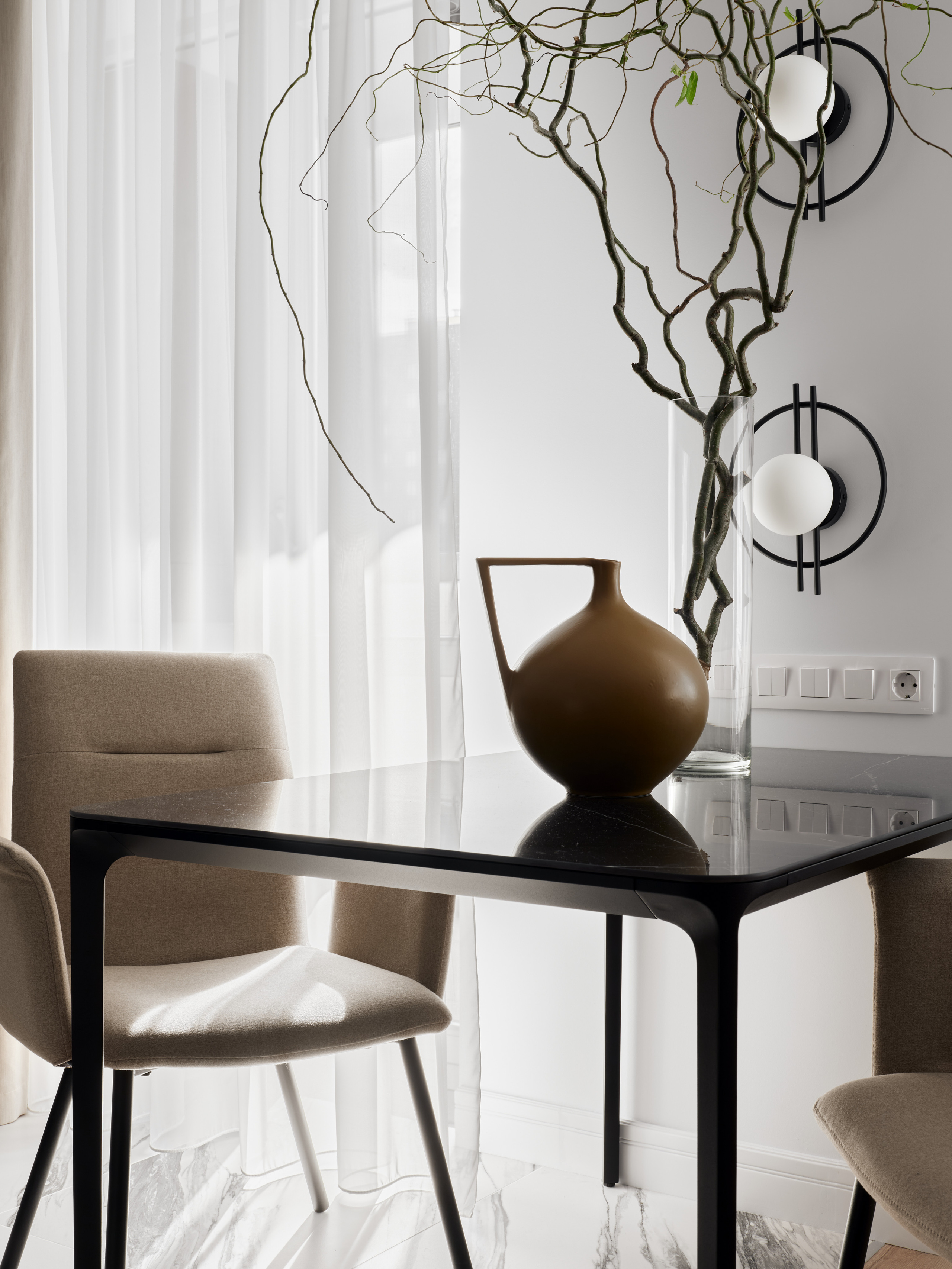 Квартира в Сочи (дизайнеры Ренат Байчуков и Алеся Кириенко, стилист Екатерина Ракитина, интерьерный фотограф Сергей Денисенко)