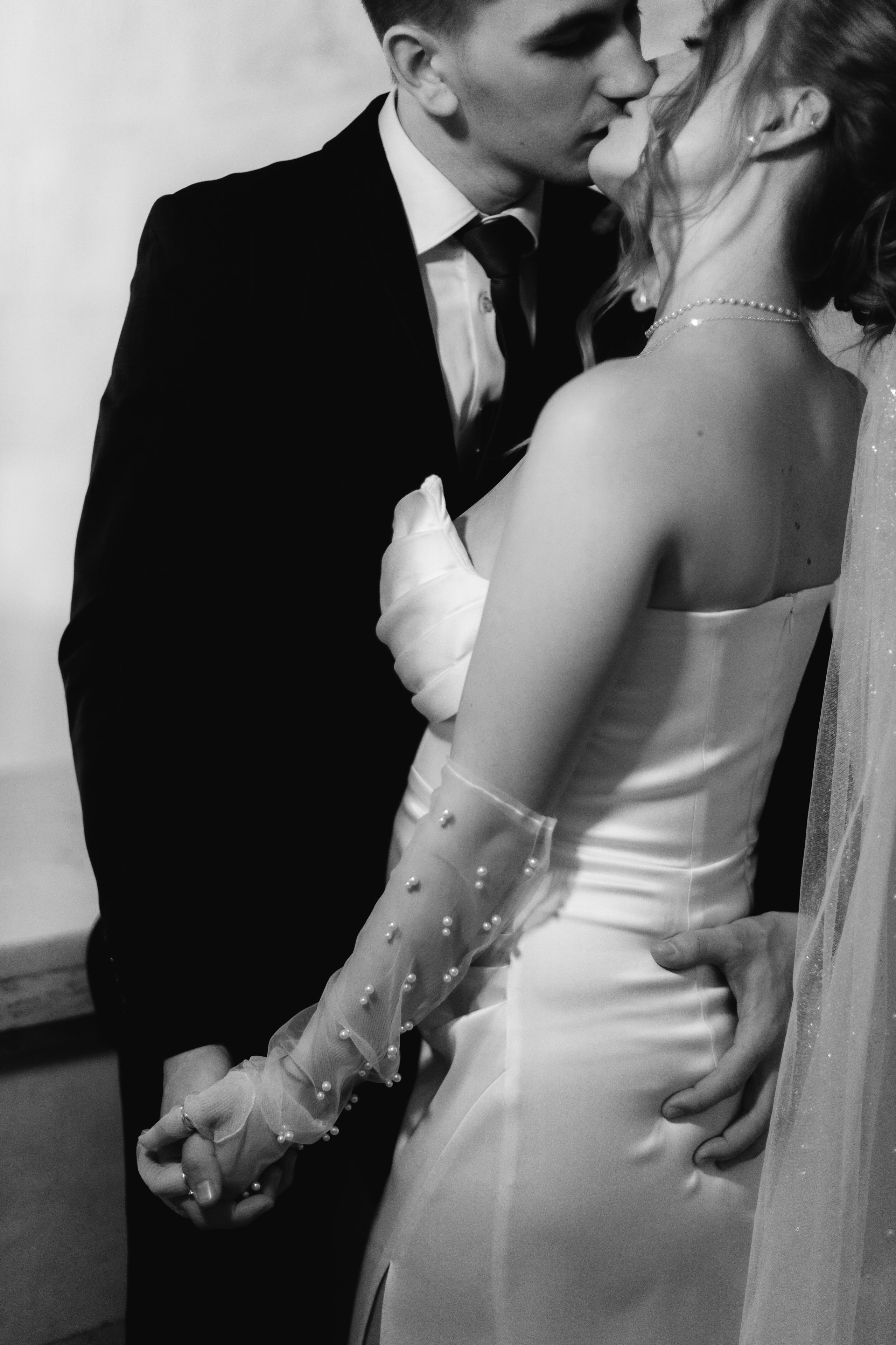 Антон и Вера, роспись в Савеловском ЗАГСЕ и фотосессия в гостинице Hilton. Свадебный и портретный фотограф в Москве Кристина Золотова