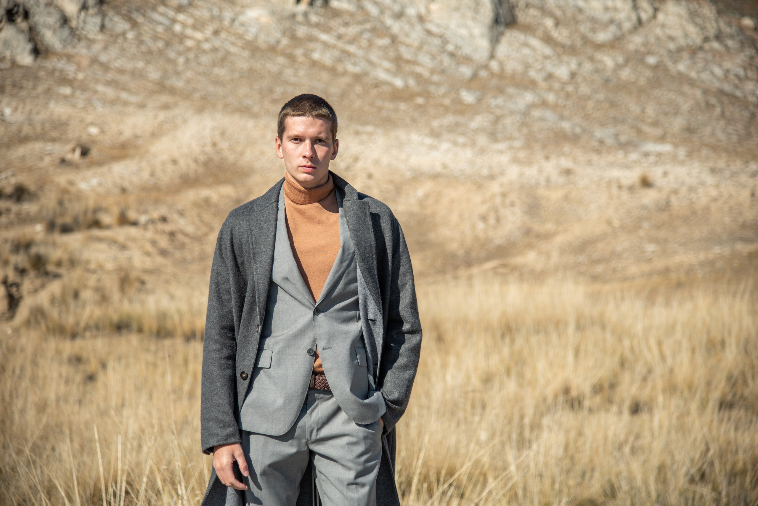 Съёмка одежды на Ольхоне. Занимаюсь профессиональной фотографией и живу рядом с Байкалом. Работаю в разных жанрах