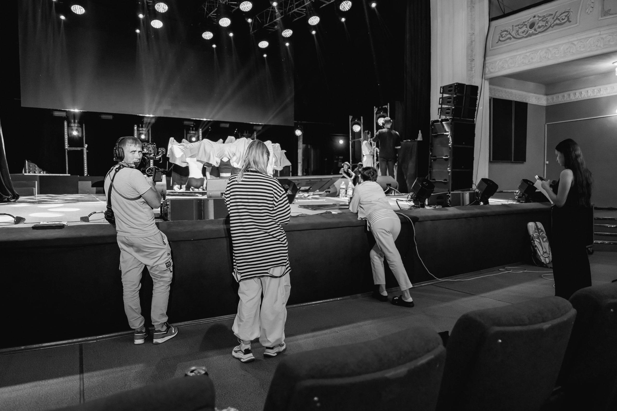 Backstage. Занимаюсь профессиональной фотографией и живу рядом с Байкалом. Работаю в разных жанрах