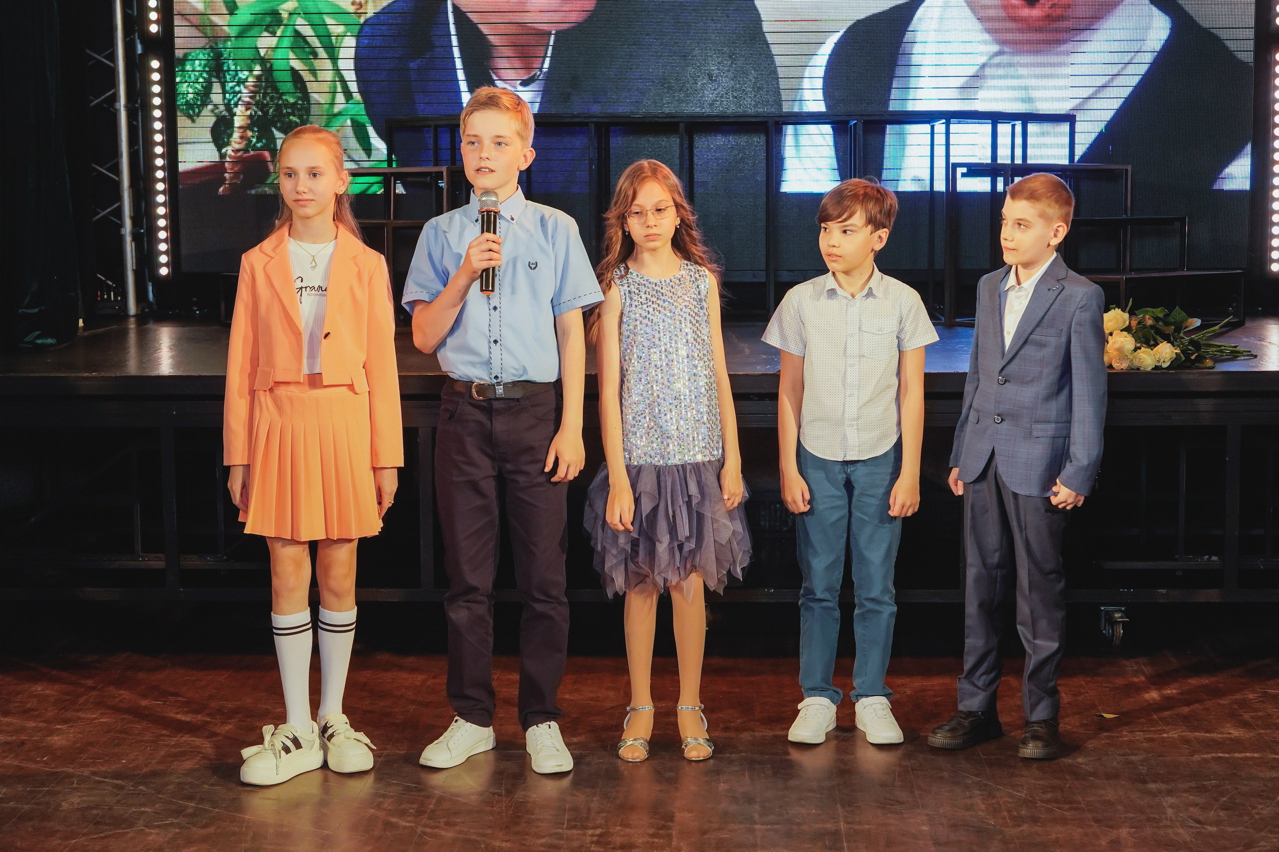 Выпускной. Занимаюсь профессиональной фотографией и живу рядом с Байкалом. Работаю в разных жанрах