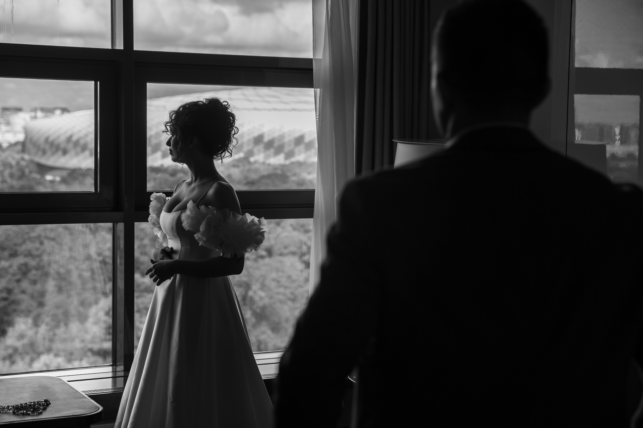 Встреча жениха и невесты, фотосессия свадебного утра