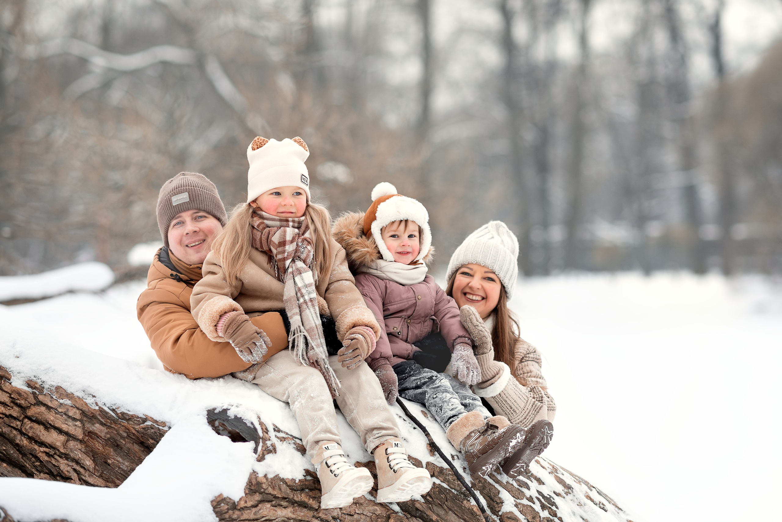 Зимняя семейная фотосессия в парке. Фотограф Юлия Кондратьева