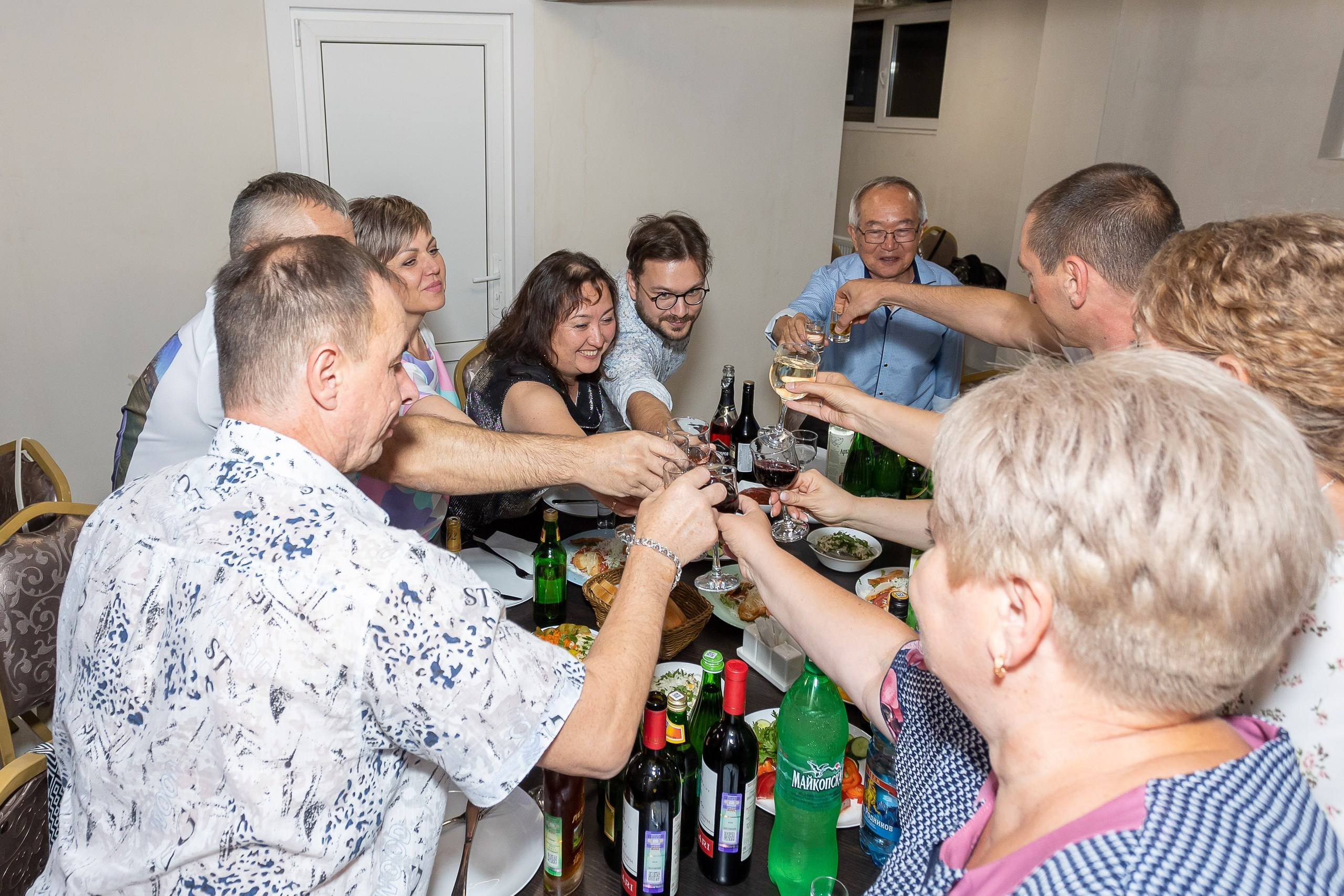 Вручение аттестата и выпускной вечер. Выпускные альбомы Майкоп, Краснодар Елена Золотарева