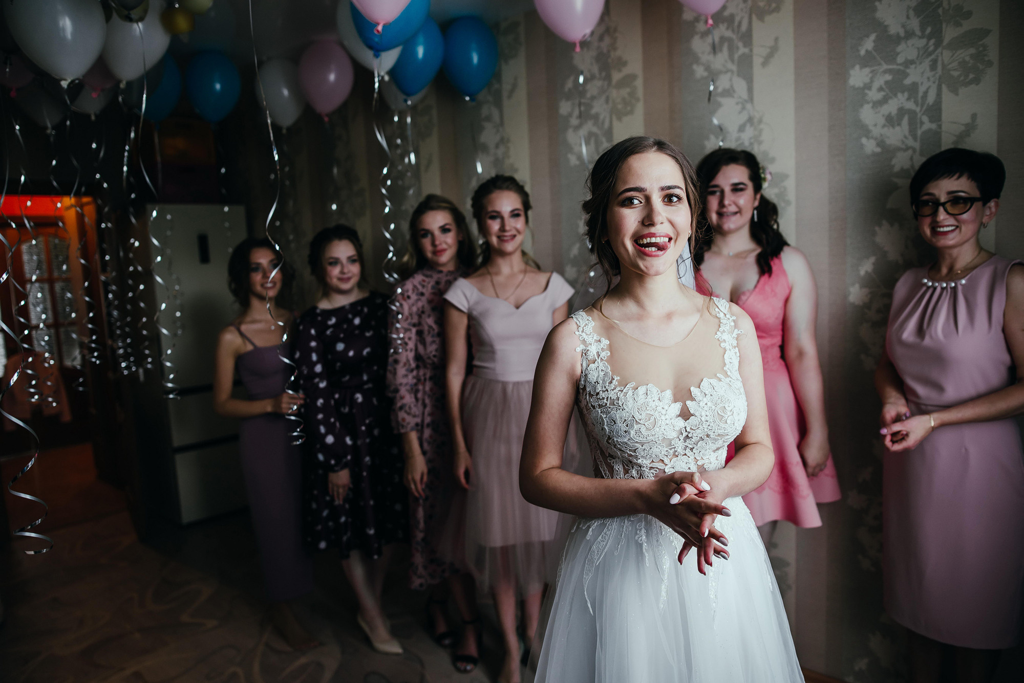 Невеста ожидает жениха 