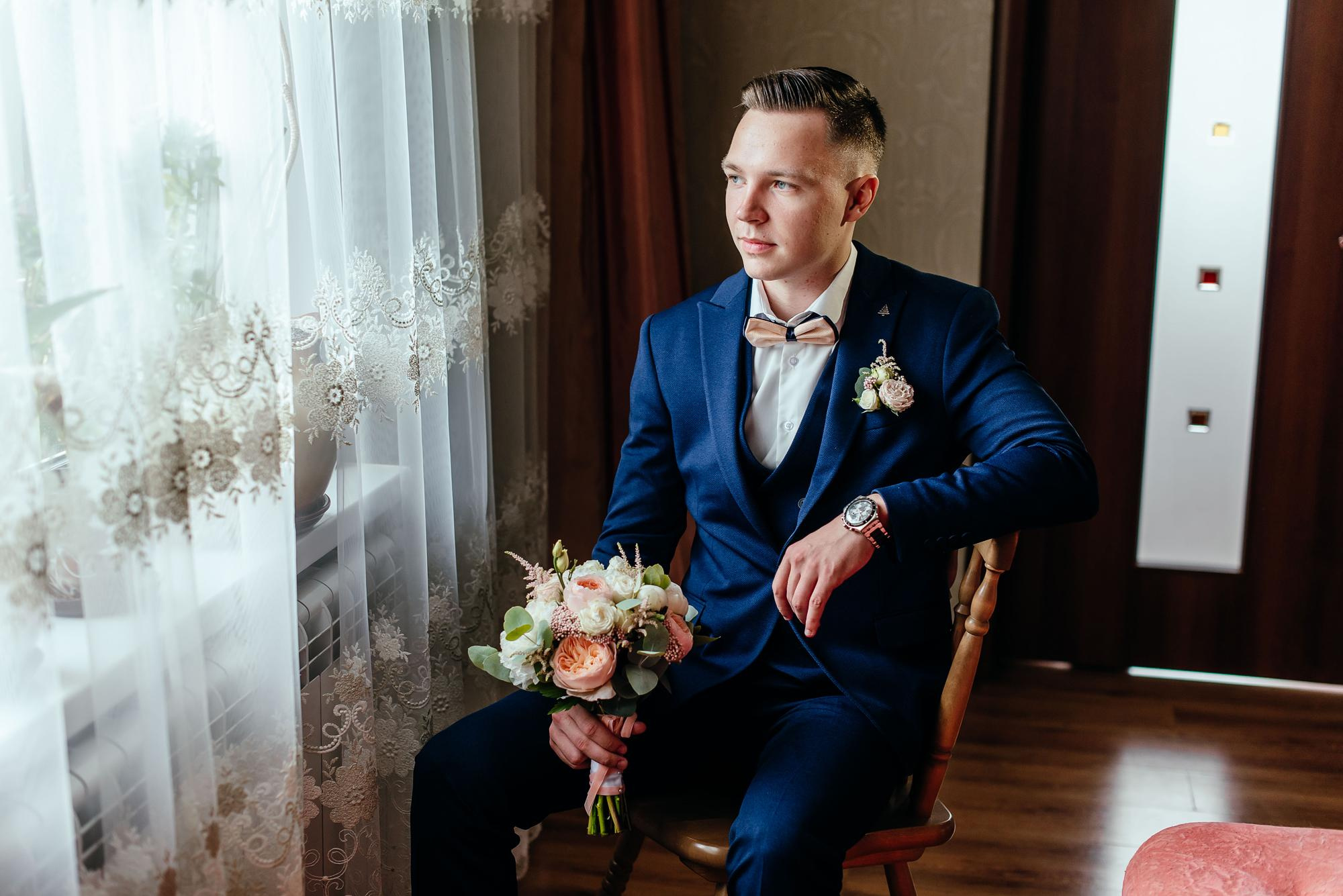 жених в ожидание невесты