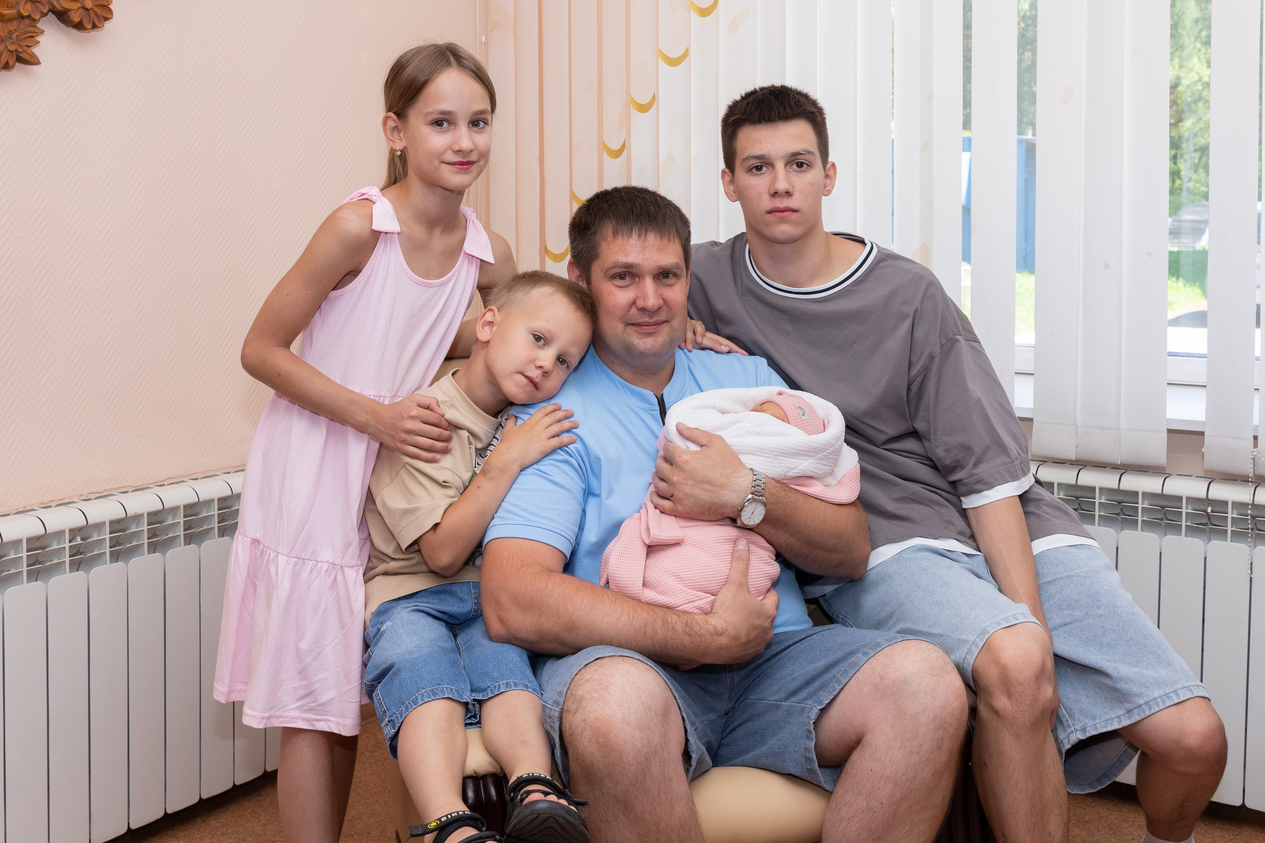 Выписка из роддома. Свадебный, семейный, школьный Фотограф и видеограф Худаноговы Александр и Ирина г. Зеленогорск, Красноярск