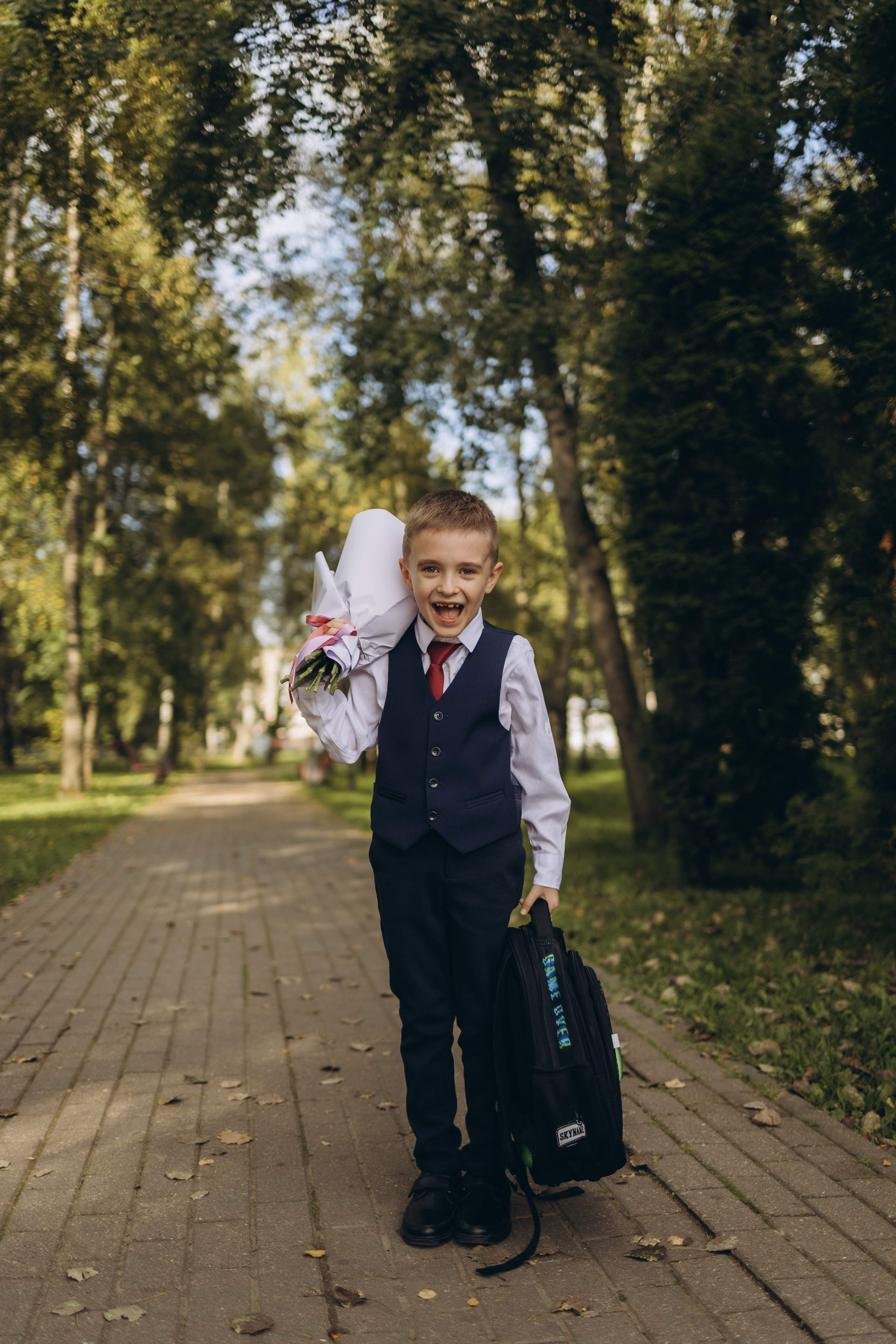 Первая школьная фотография Димули (1.09.2025 г.) г. Обнинск (Калужская обл.). Надежда Стар семейный и церковный фотограф в Жукове и Калужской области