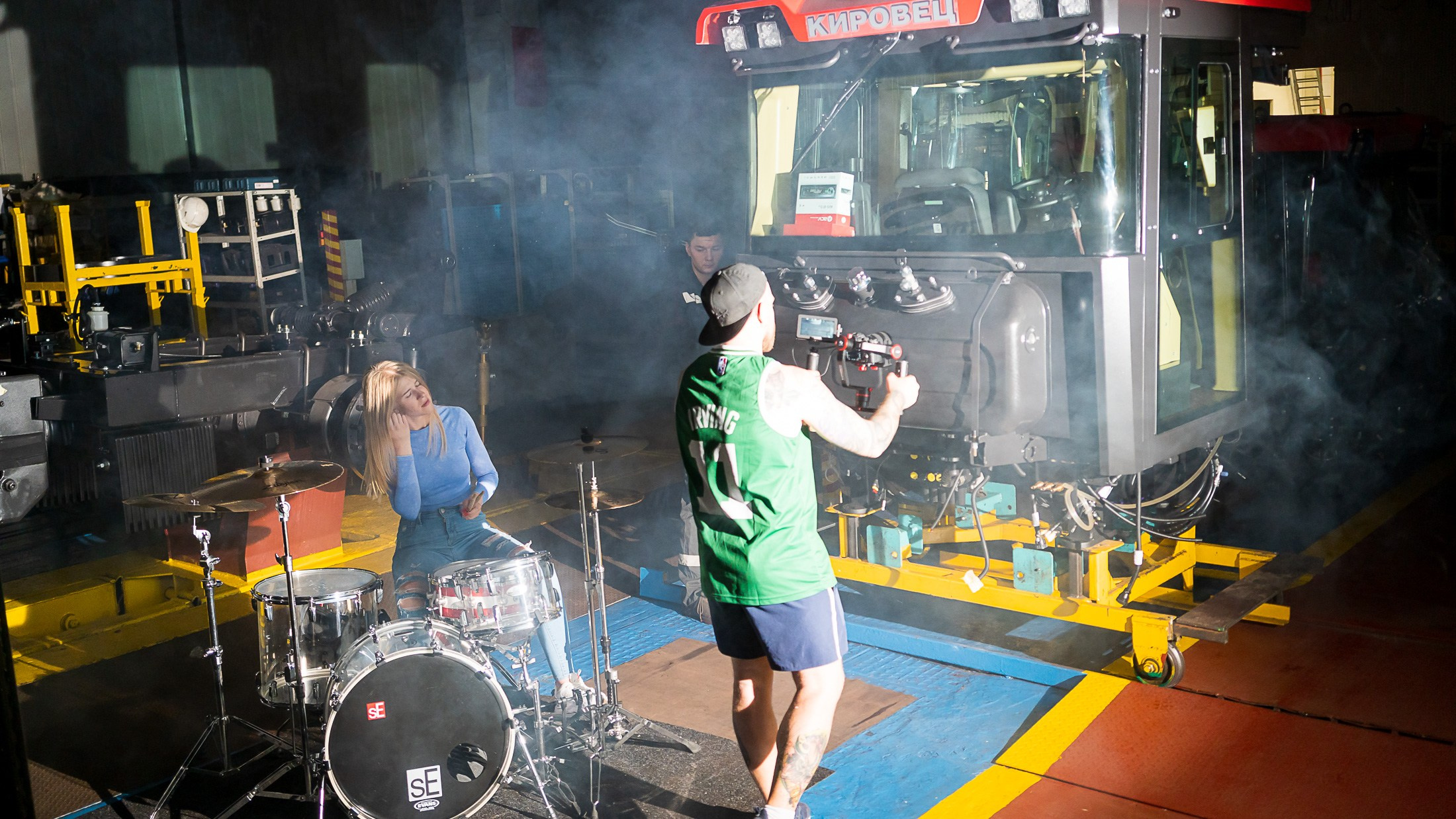 Кировский завод. Графический дизайнер Илья Левченко