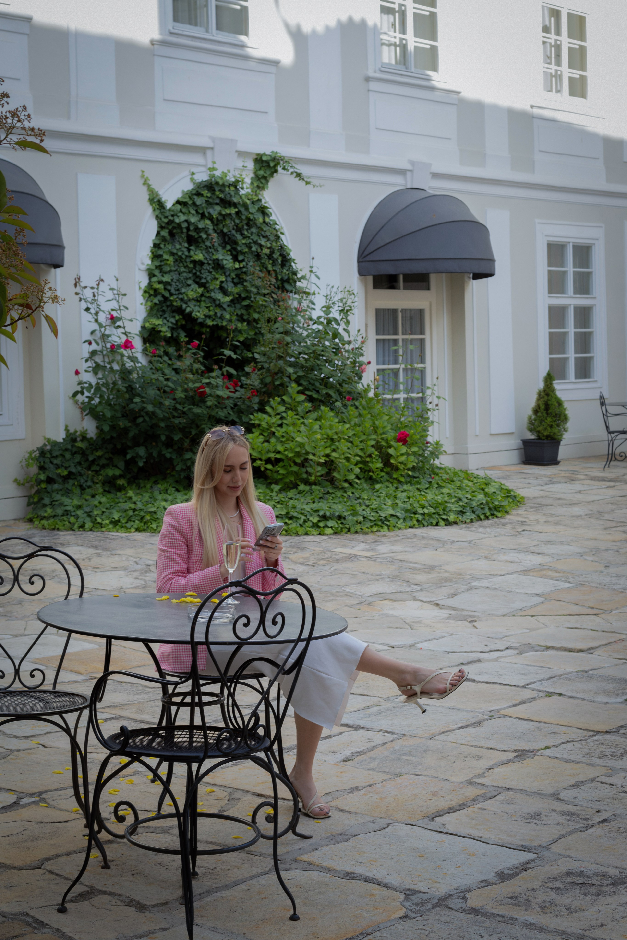 Lecture “Love in Philosophy”. Magic photos