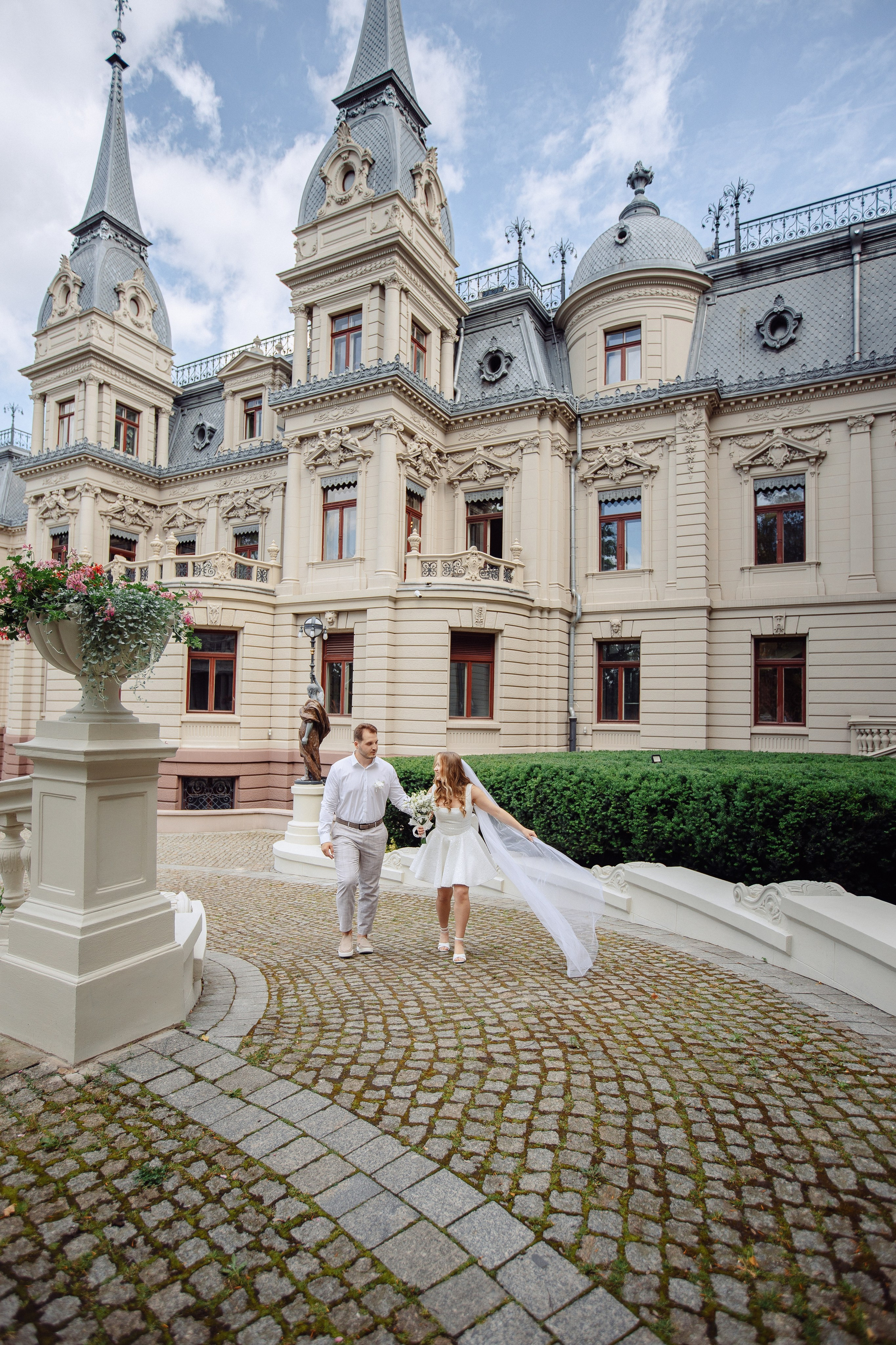 Ślubna sesja zdjęciowa w Pałacu Poznańskiego-Muzeum Miasta Łodzi. Свадебный фотограф Варшава Лодзь Польша Елена Юцова