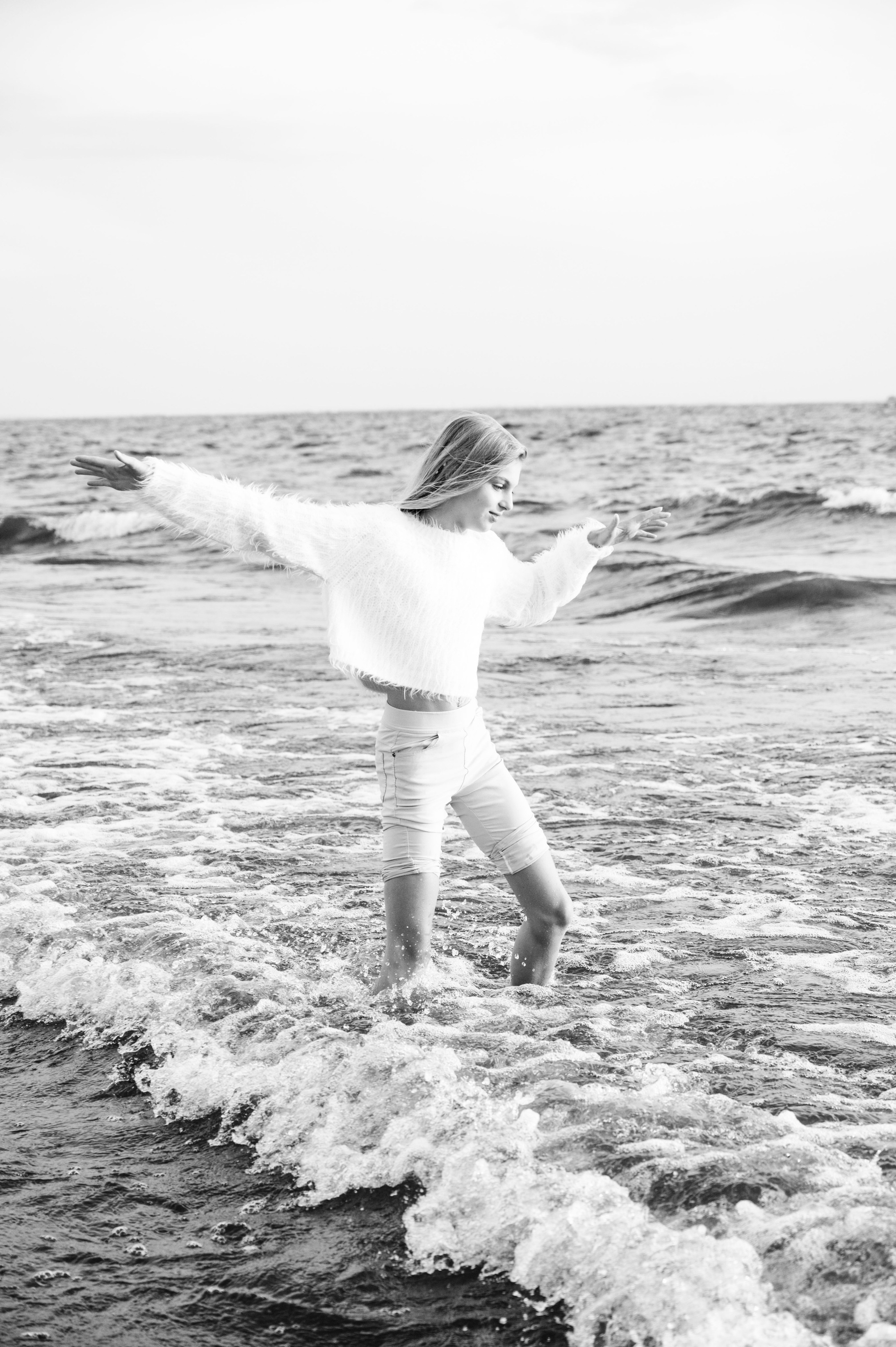 Валерия. Профессиональный фотограф беременности в СПБ. Стильные фотосессии беременности в стиле минимализм и классическая фотография