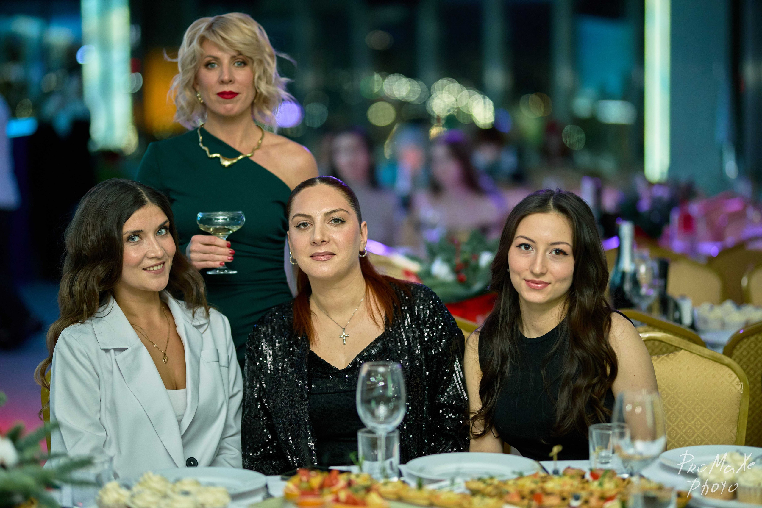 Зал КРАСА МАСС-МЕДИА ЧУВАШИИ. Владимир Суздалов (ProMaXe) — Портретный фотограф, тематические фотосессии в Чебоксарах