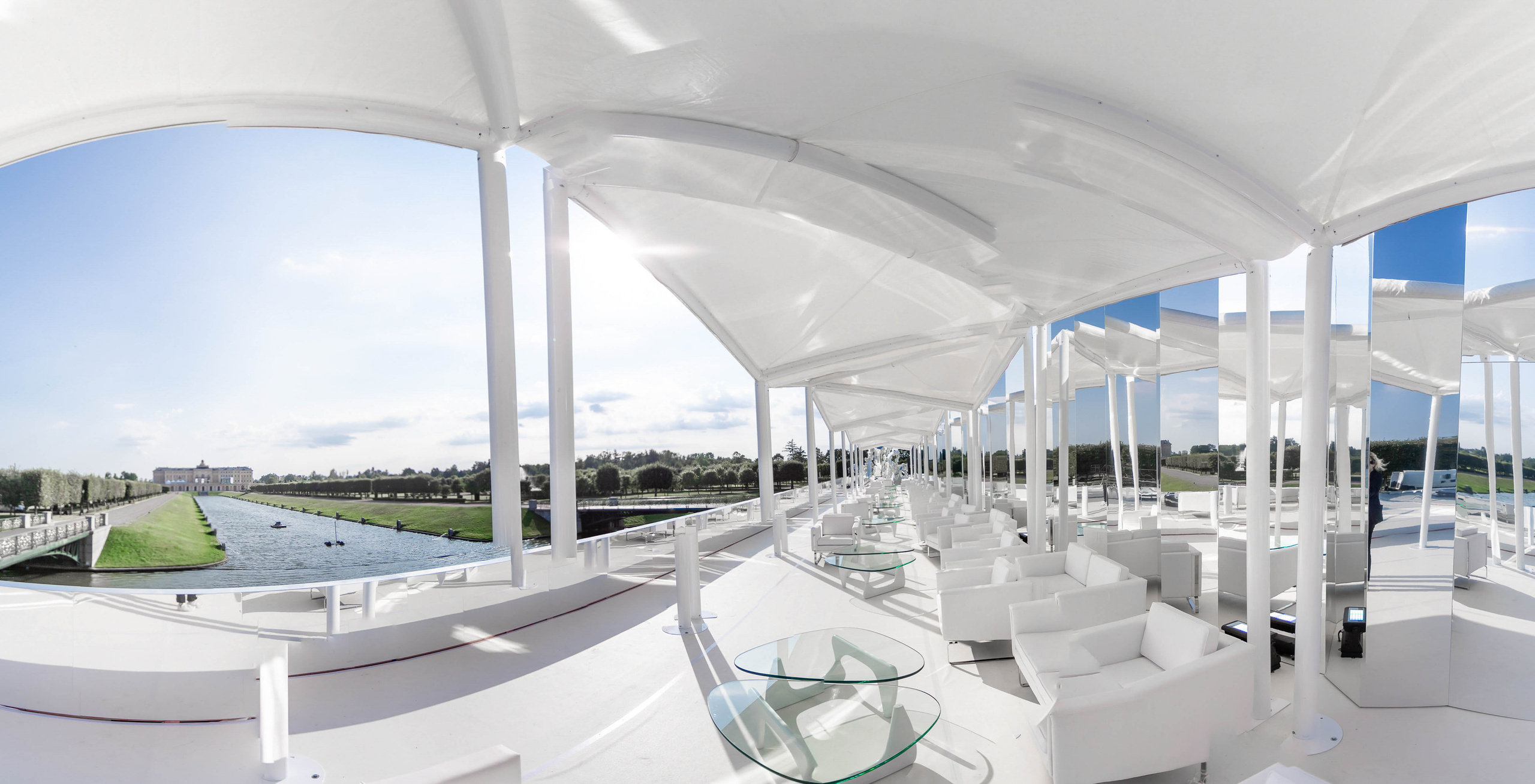 Шатер у Константиновского дворца. NesterovaMaria.ru