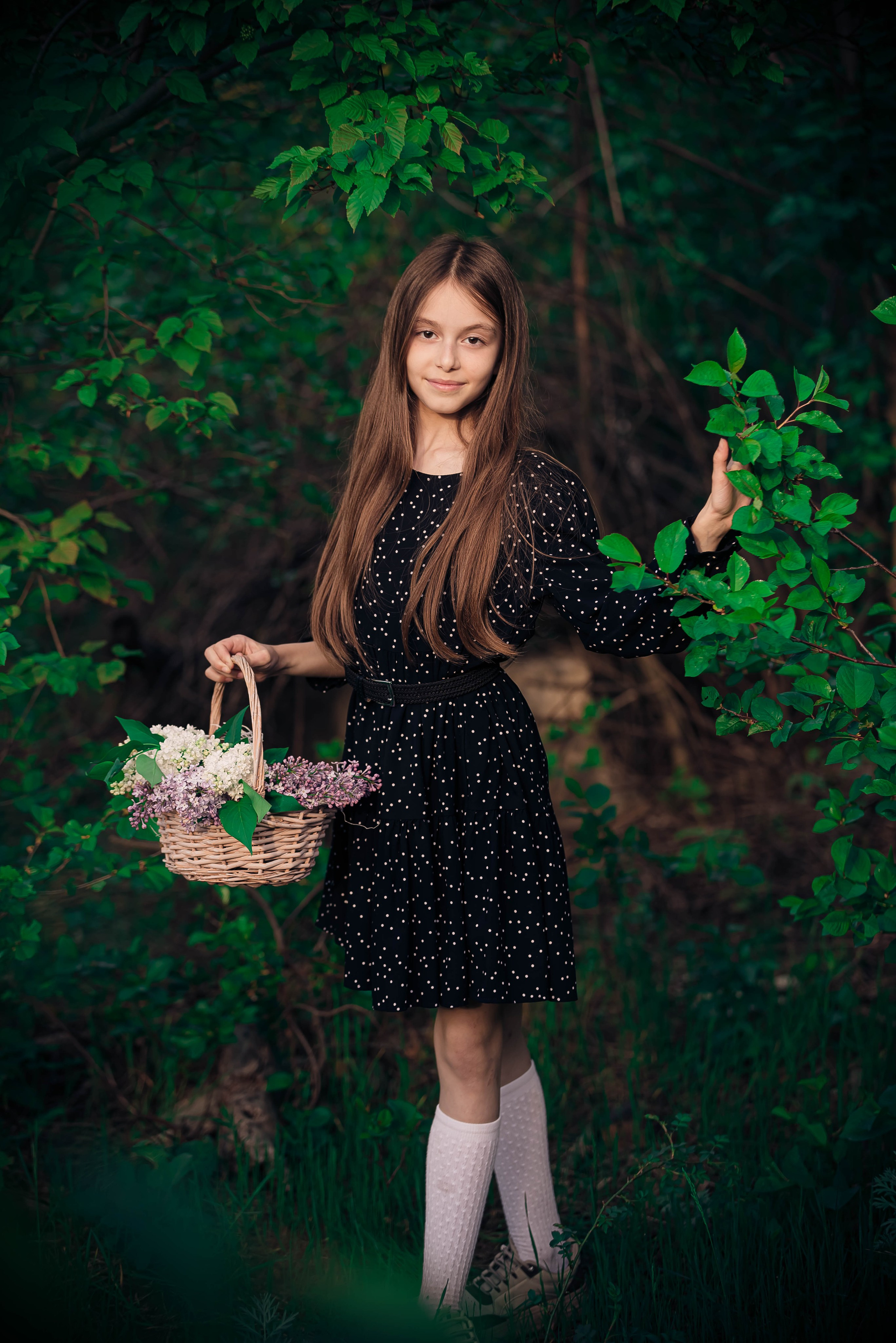 Анютка в сиреньке. Арт-фотограф Евгений Матвиенко