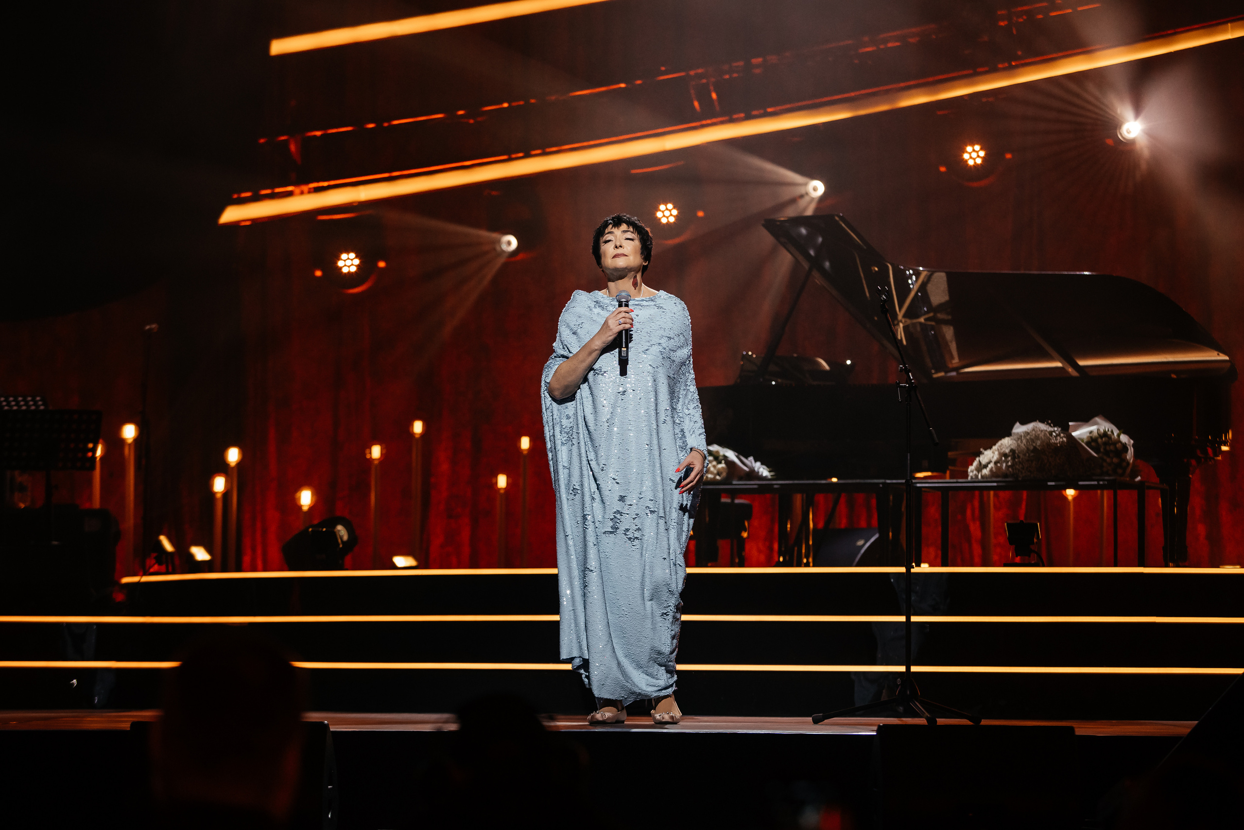 Песни Виктора Резника. Светский фотограф — Анисина Ирина