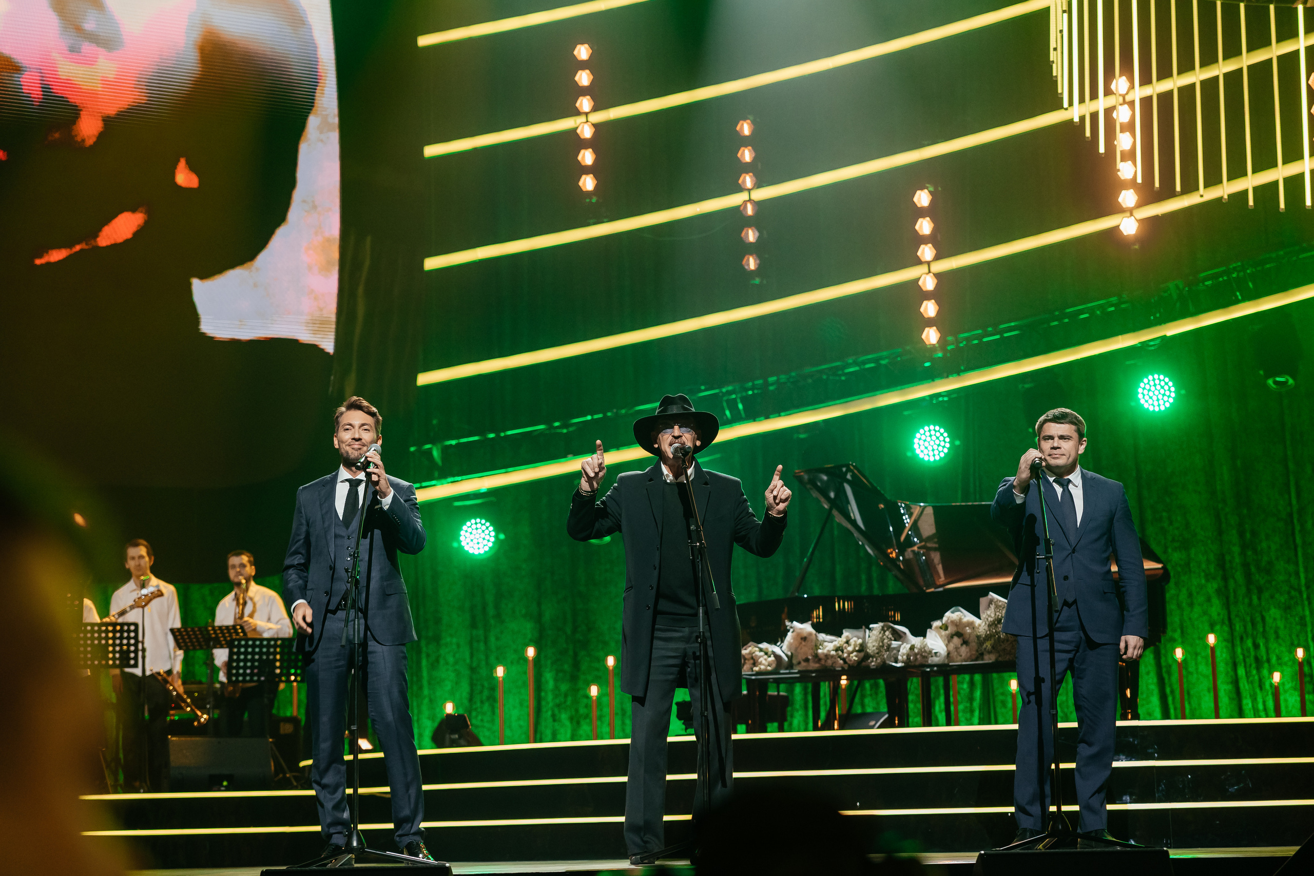 Песни Виктора Резника. Светский фотограф — Анисина Ирина