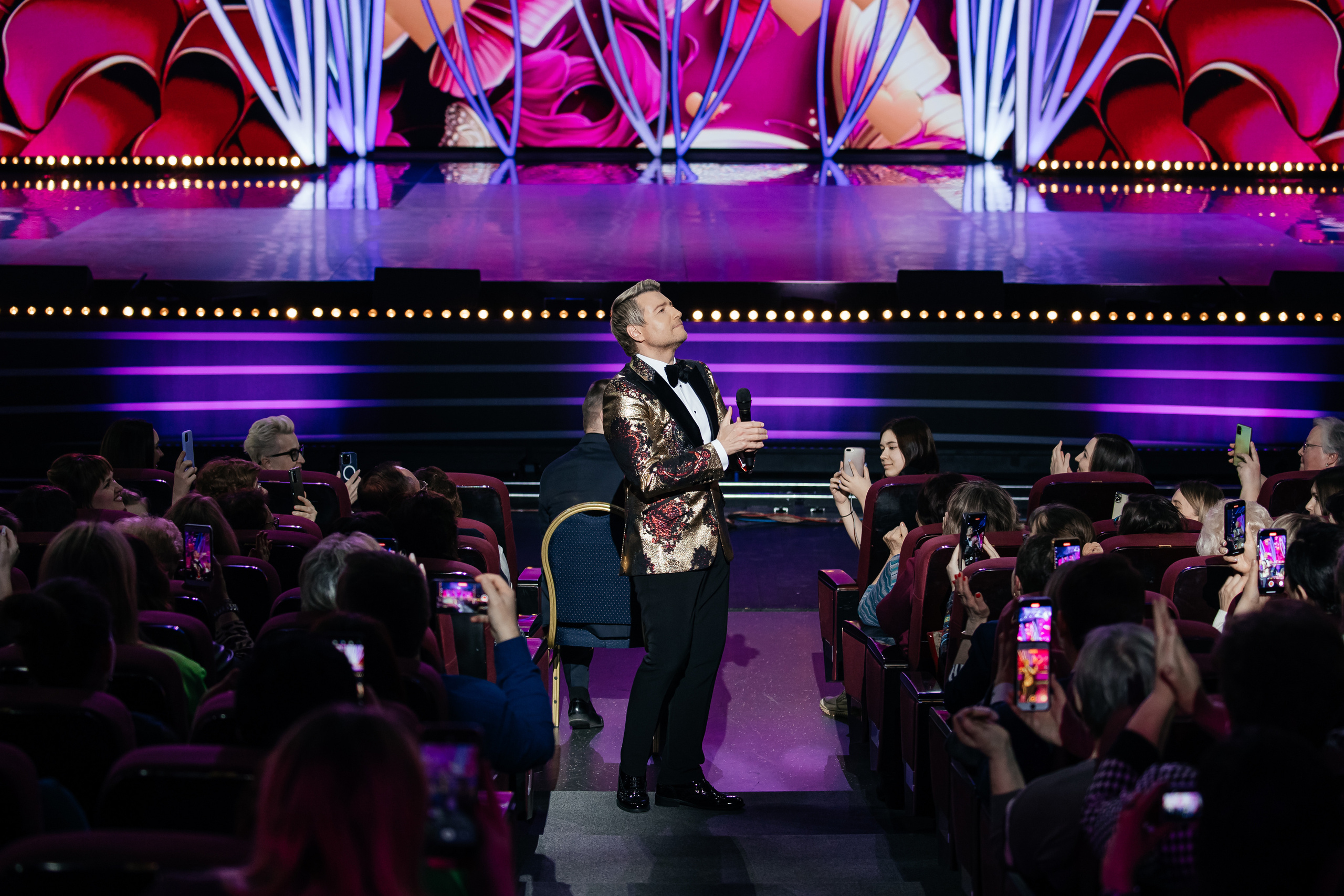 О чем поют 8 Марта. Светский фотограф — Анисина Ирина